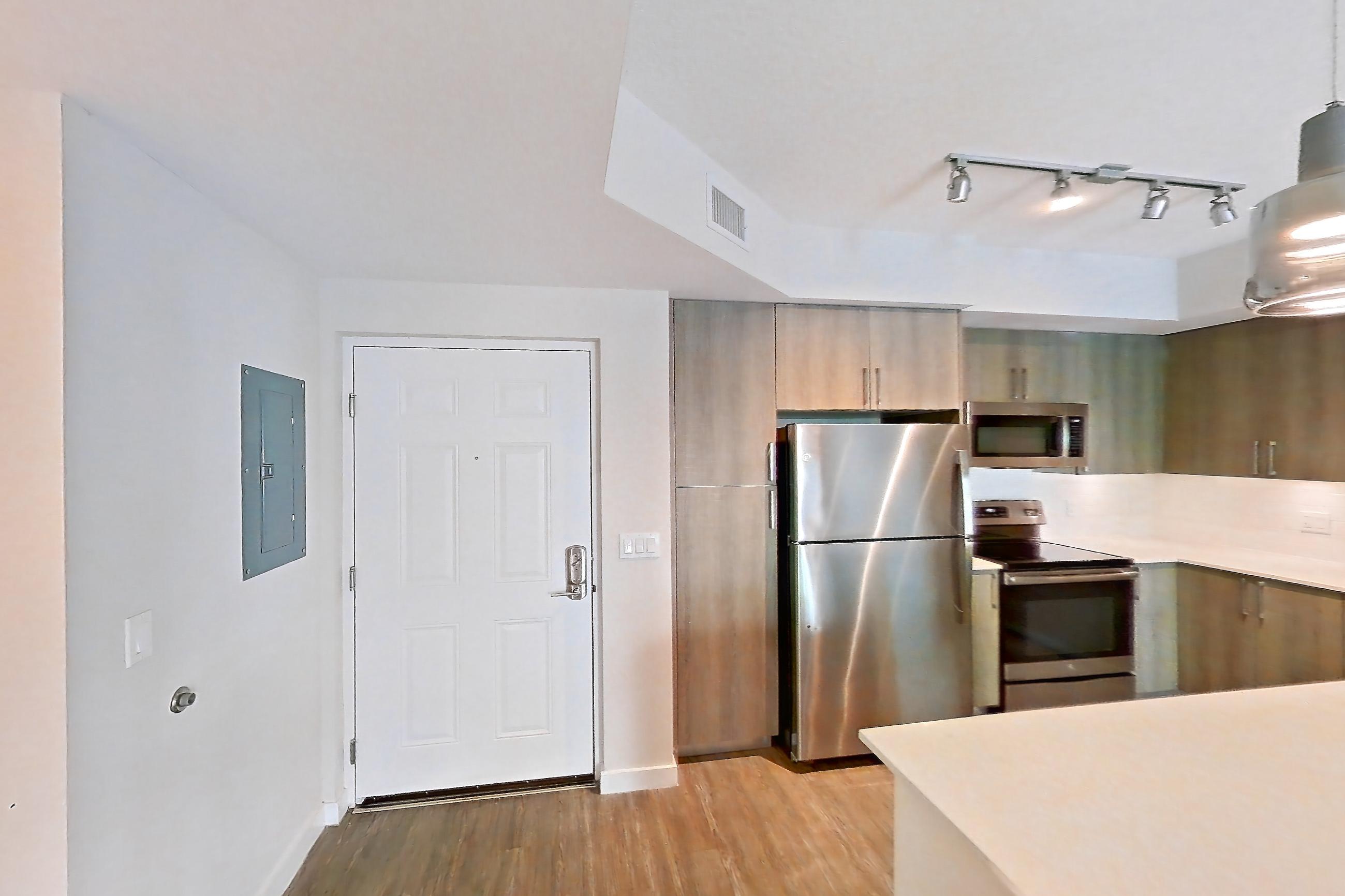 KITCHEN ISLAND CORNER 1
