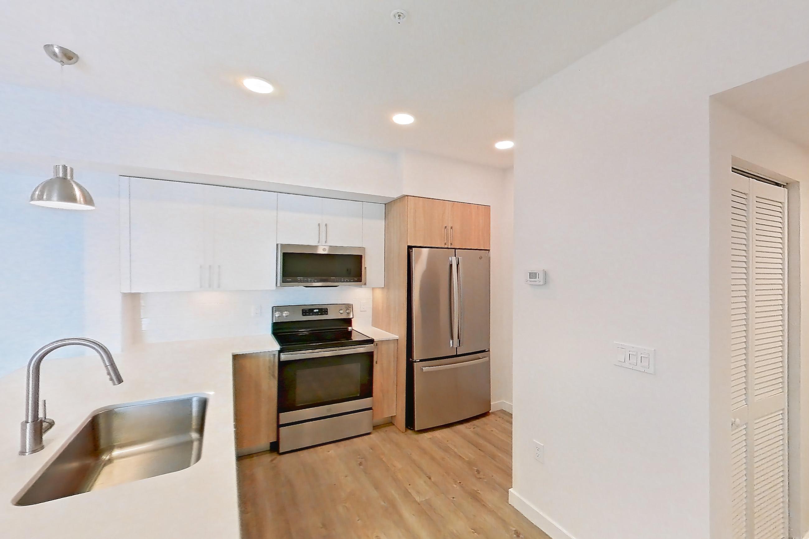 KITCHEN ENTRYWAY