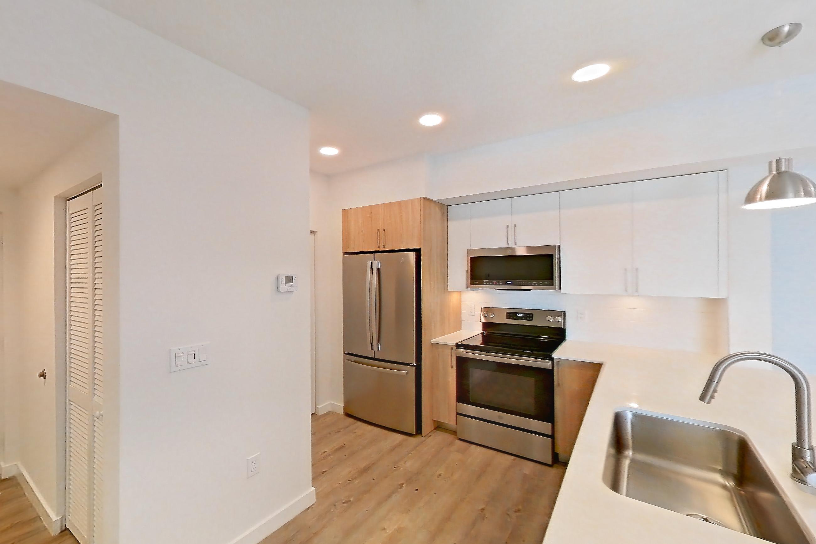 KITCHEN ENTRYWAY