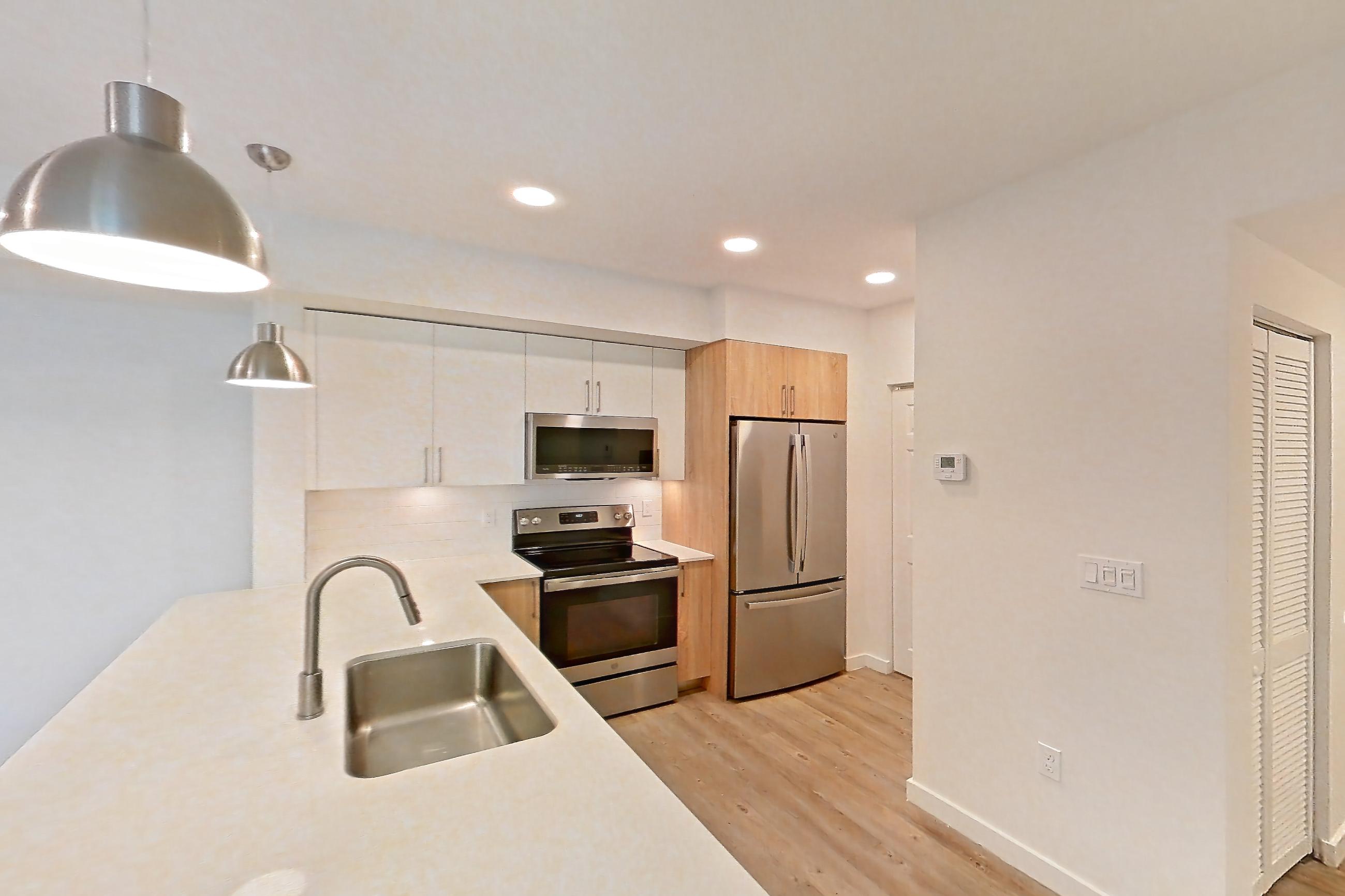 KITCHEN ENTRYWAY
