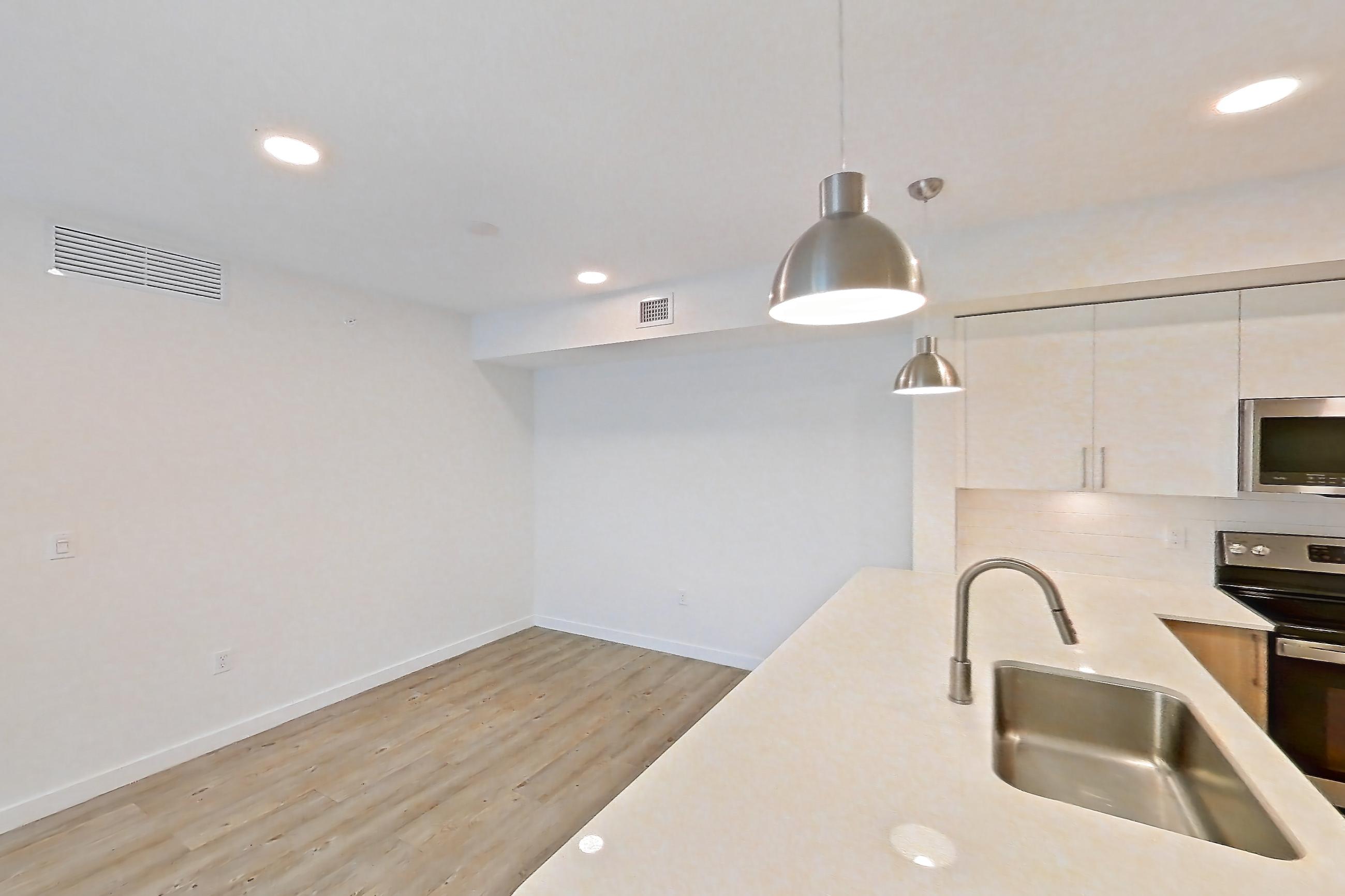 KITCHEN ENTRYWAY