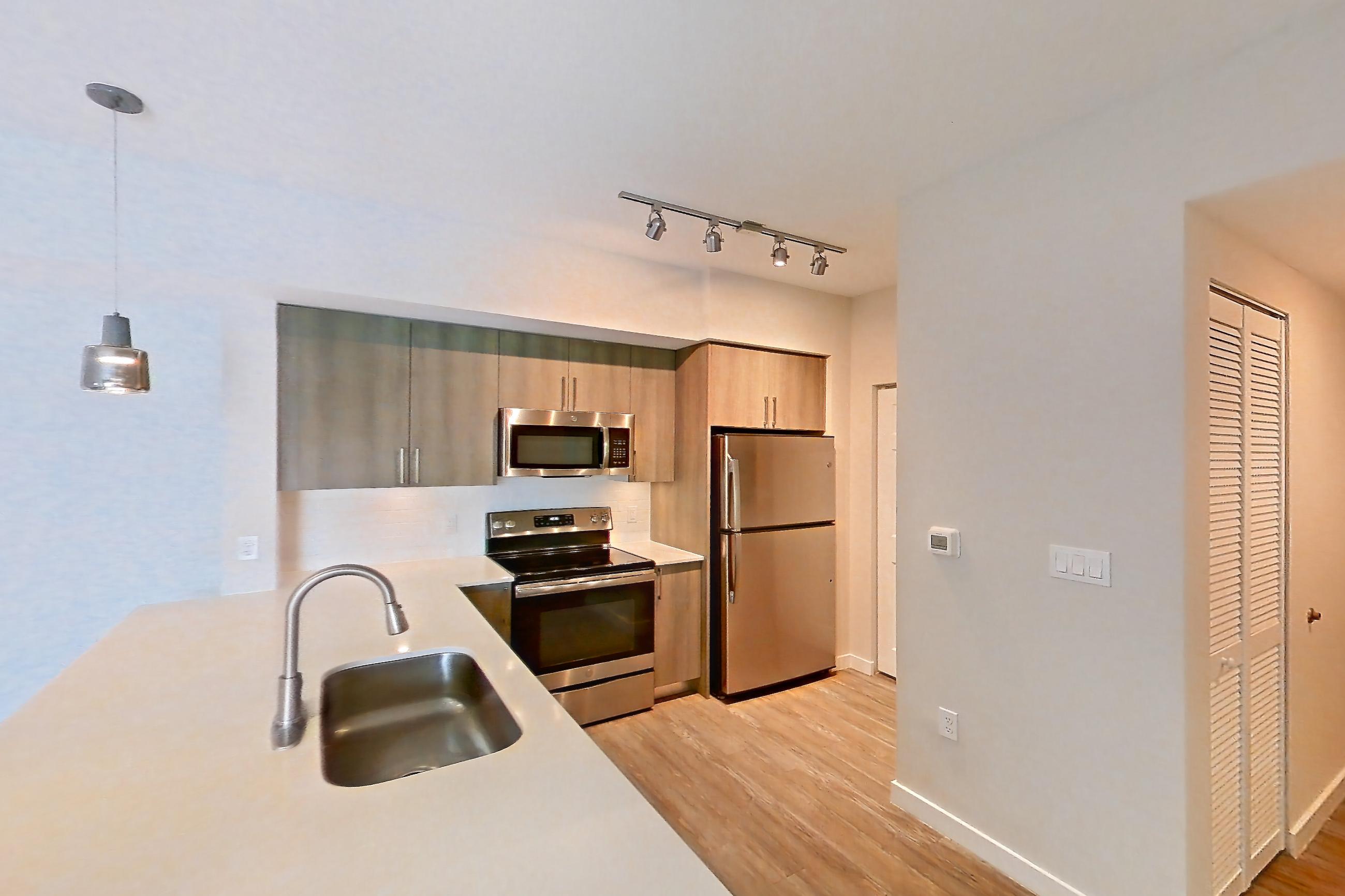 KITCHEN ENTRYWAY