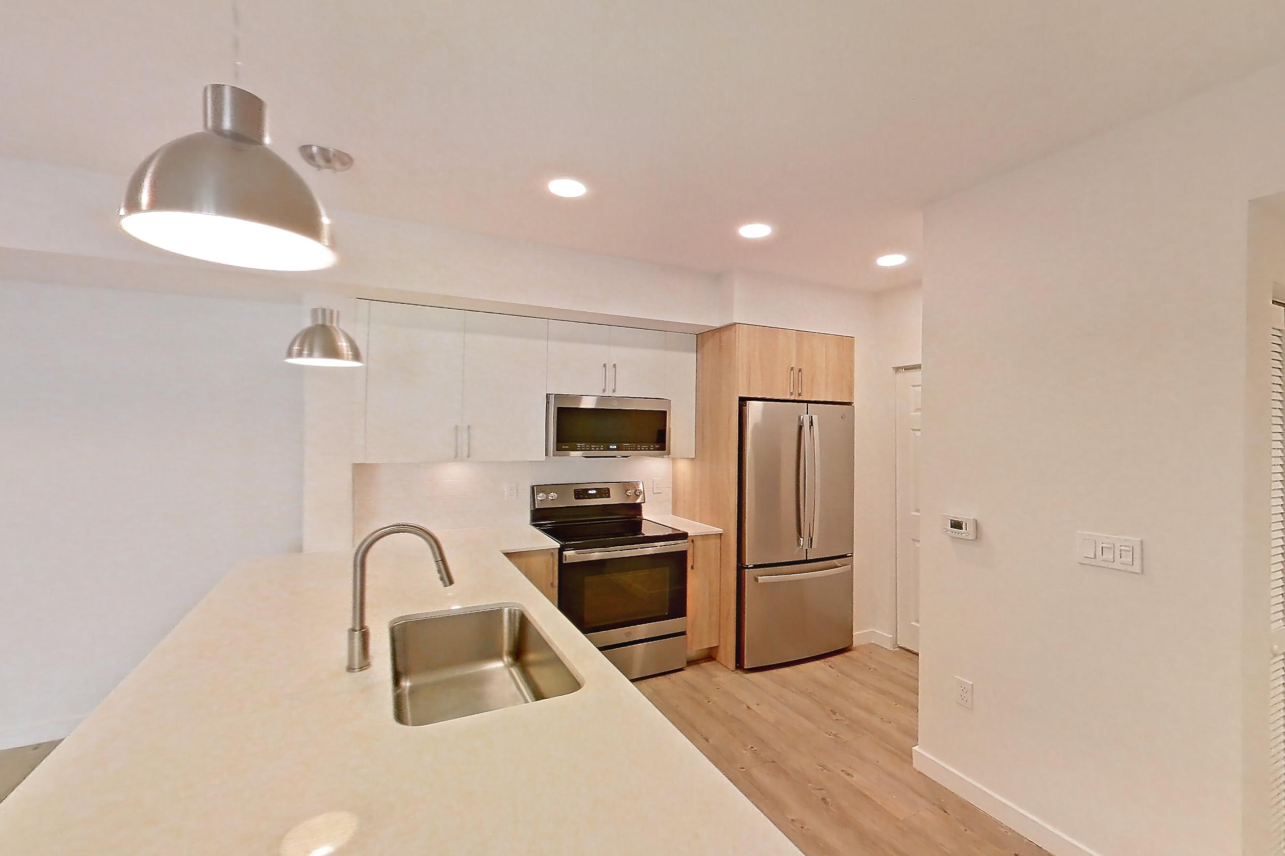 KITCHEN ENTRYWAY