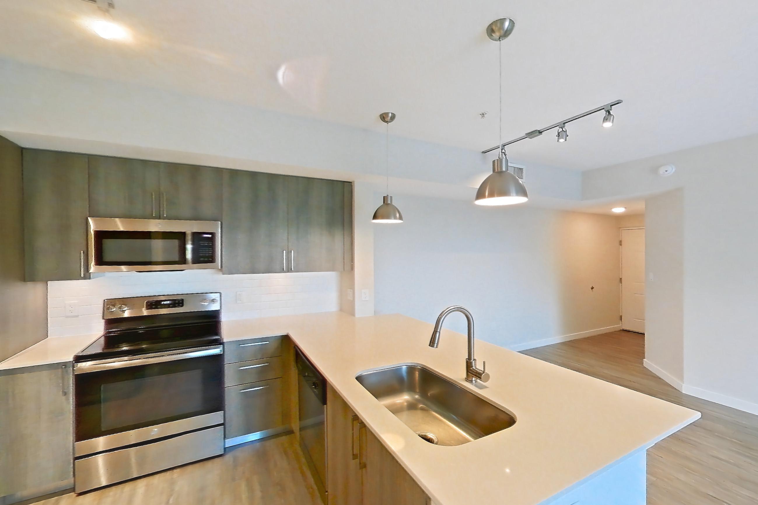 KITCHEN ENTRYWAY