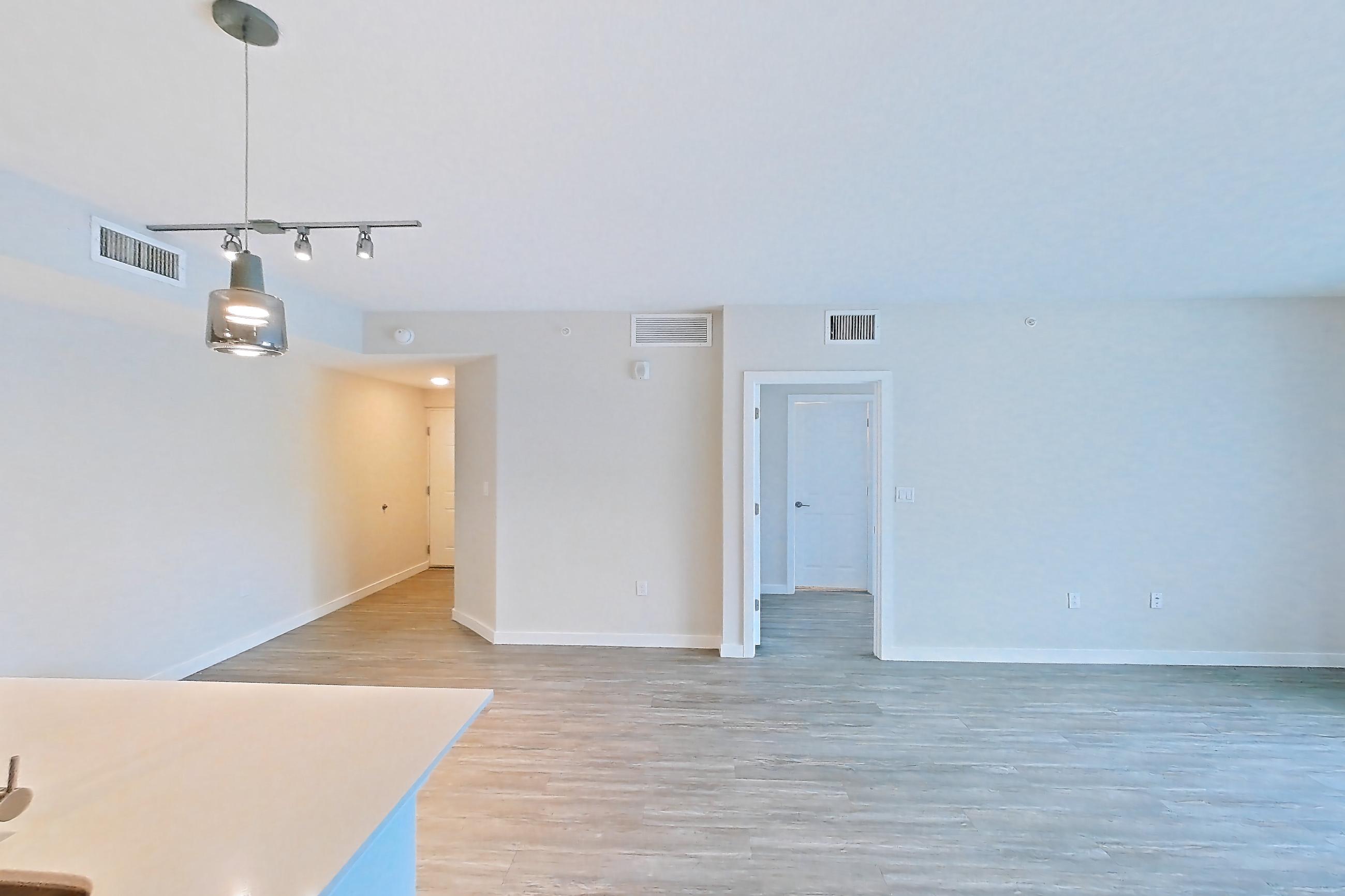 KITCHEN ENTRYWAY