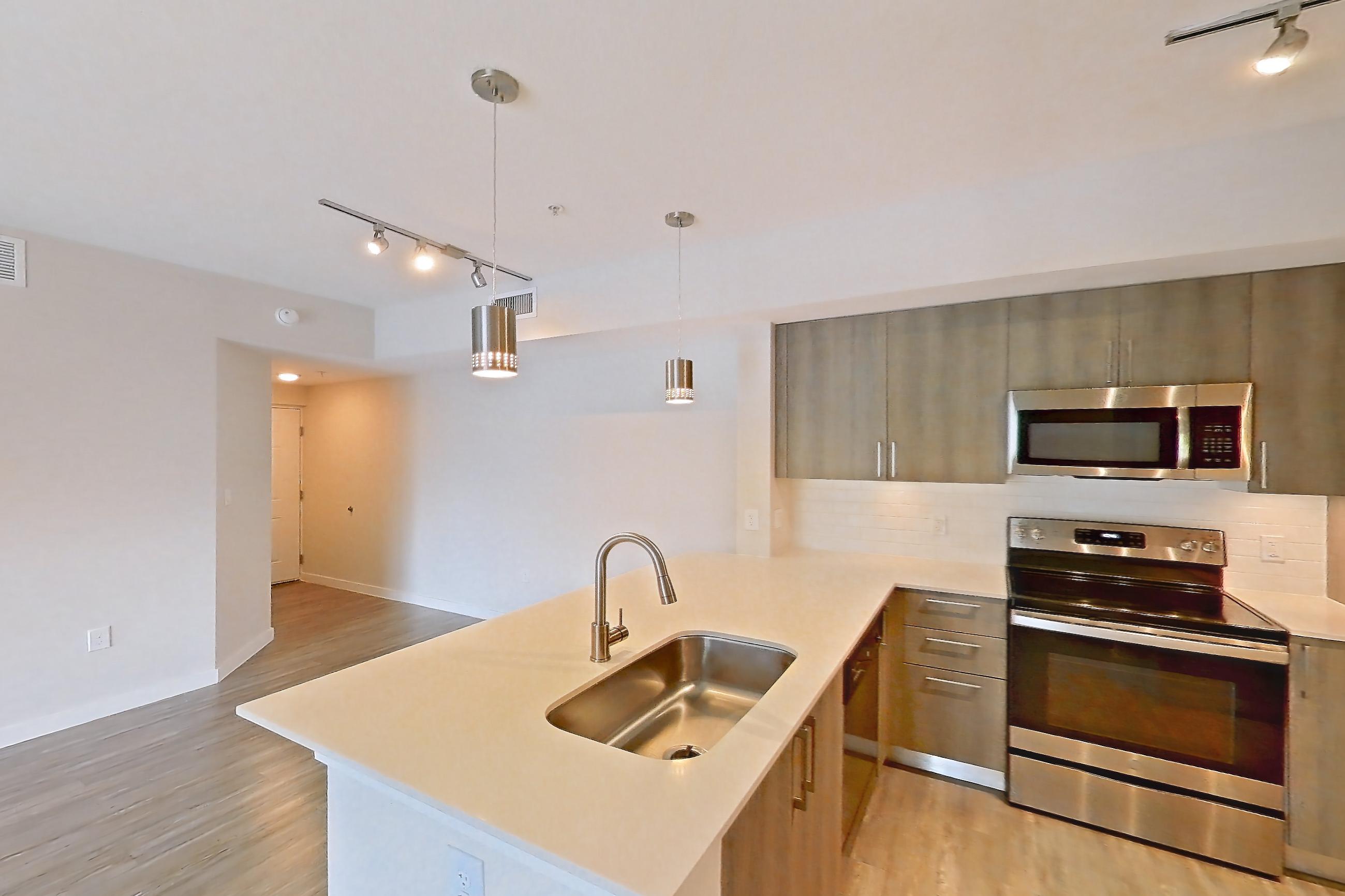 KITCHEN ENTRYWAY