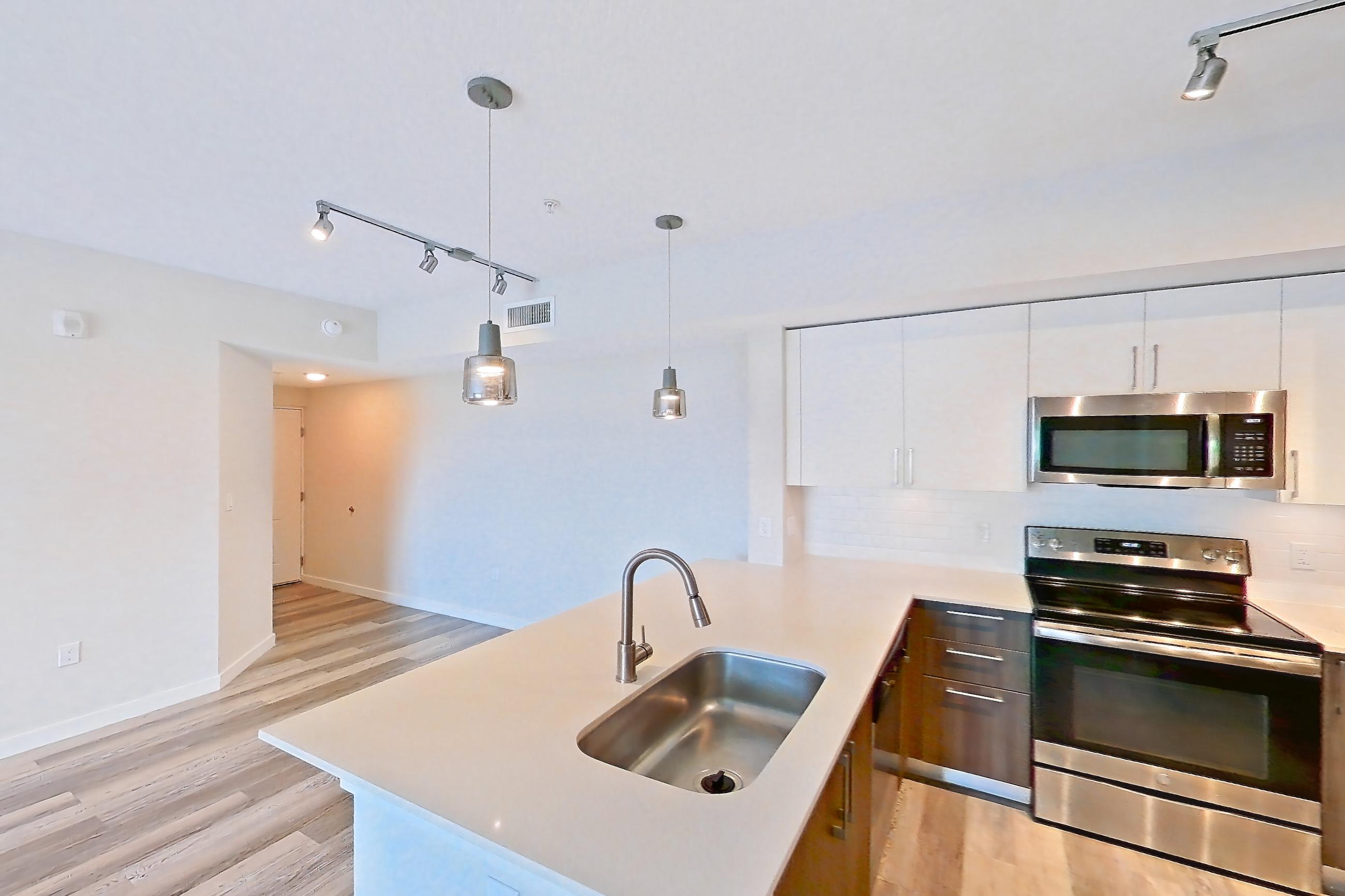 KITCHEN ENTRYWAY