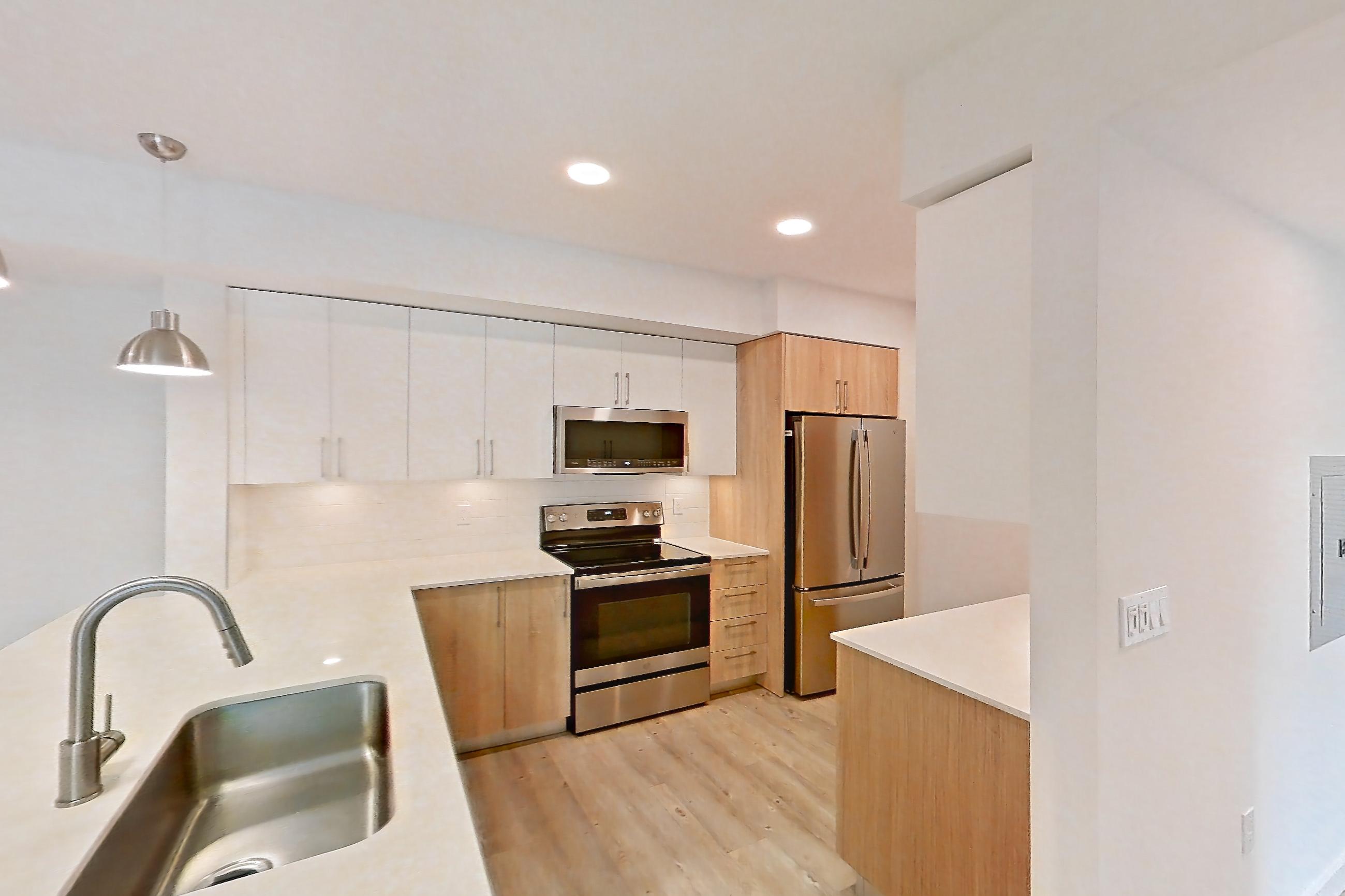KITCHEN ENTRYWAY