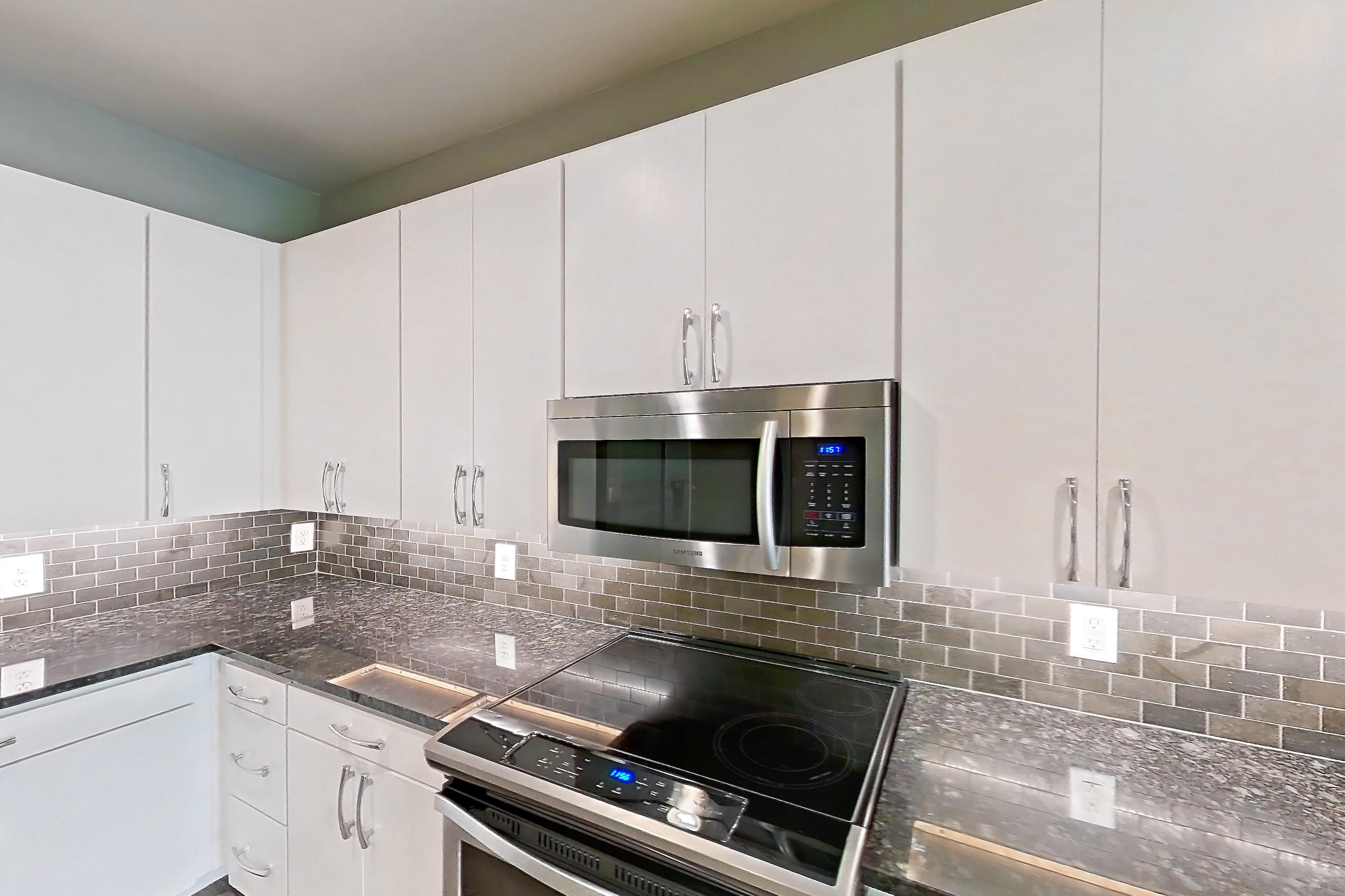 Kitchen in a C3 - Topside floor plan apartment, representative of Apartment 4007 at Cortland Westshore