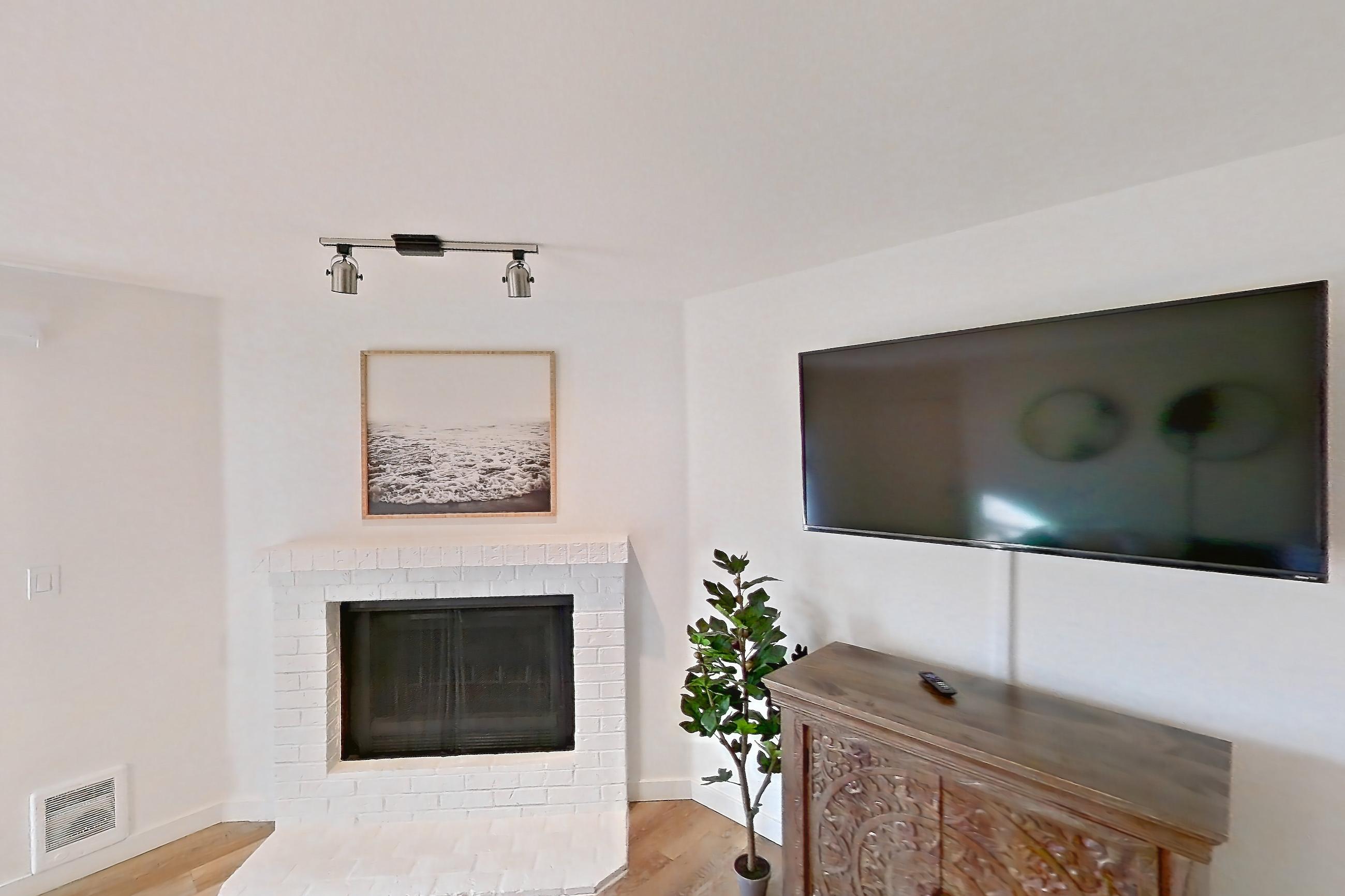 LIVING ROOM (representative of this floor plan)