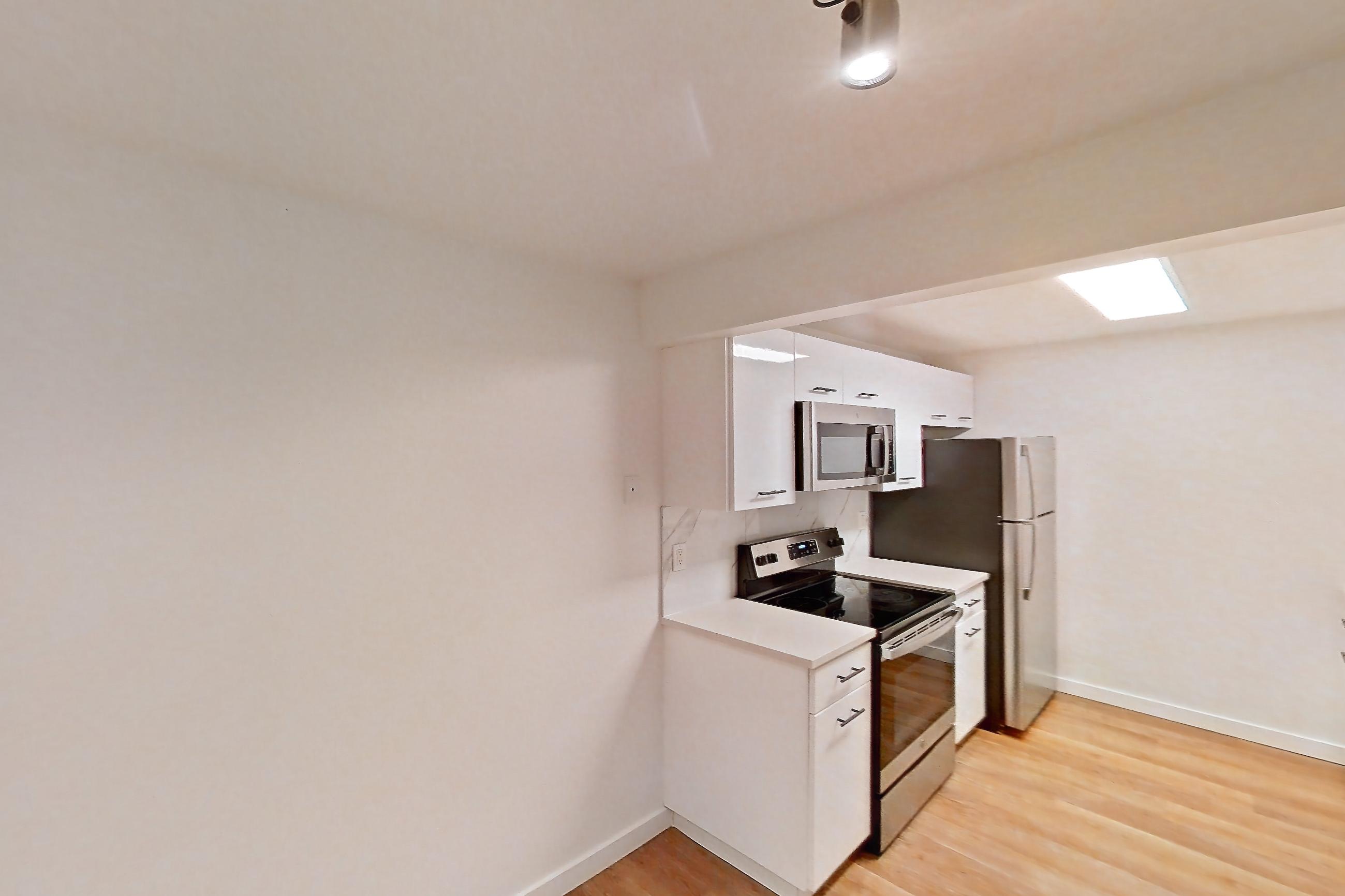 DINING ROOM (representative of this floor plan)