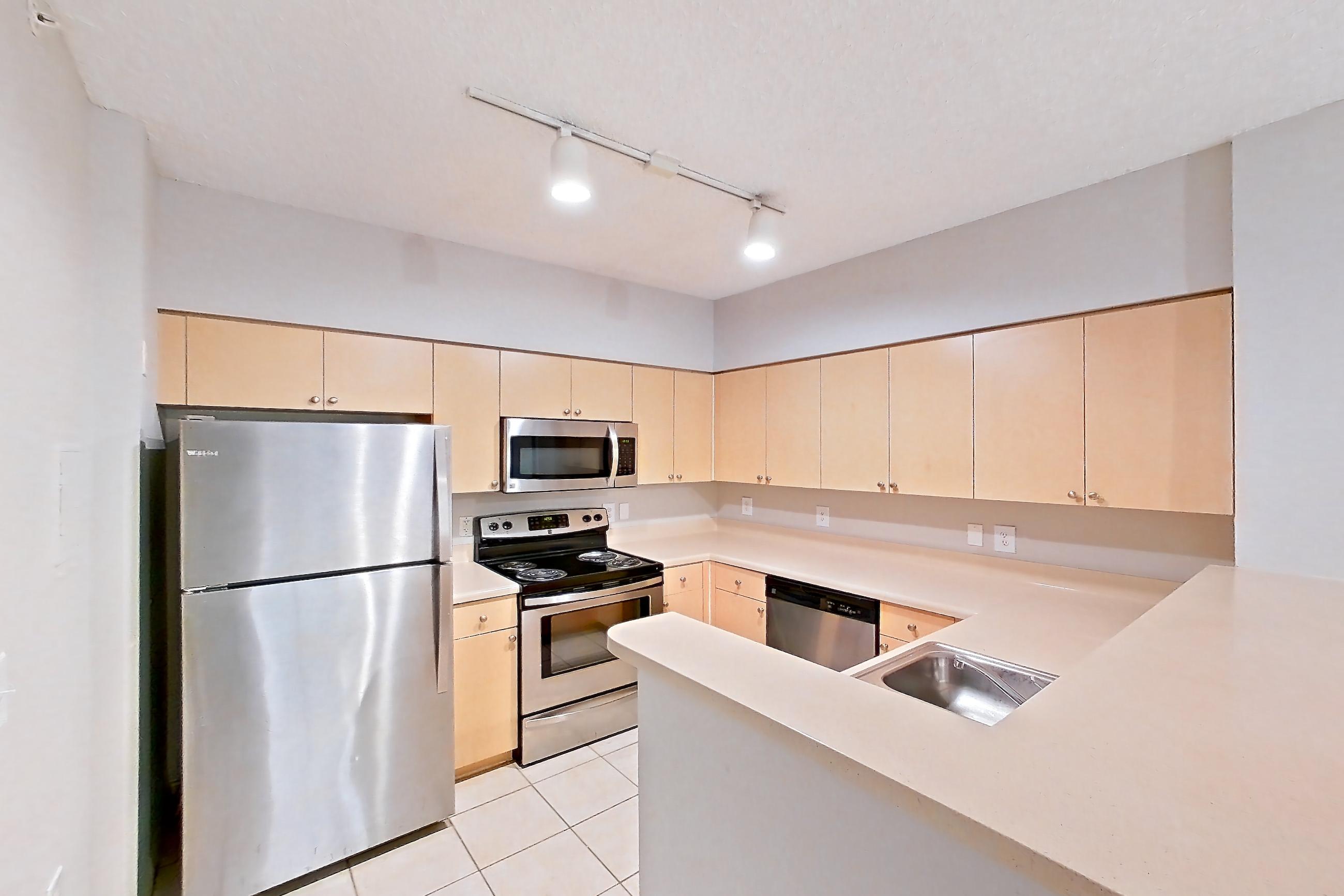 KITCHEN ENTRYWAY
