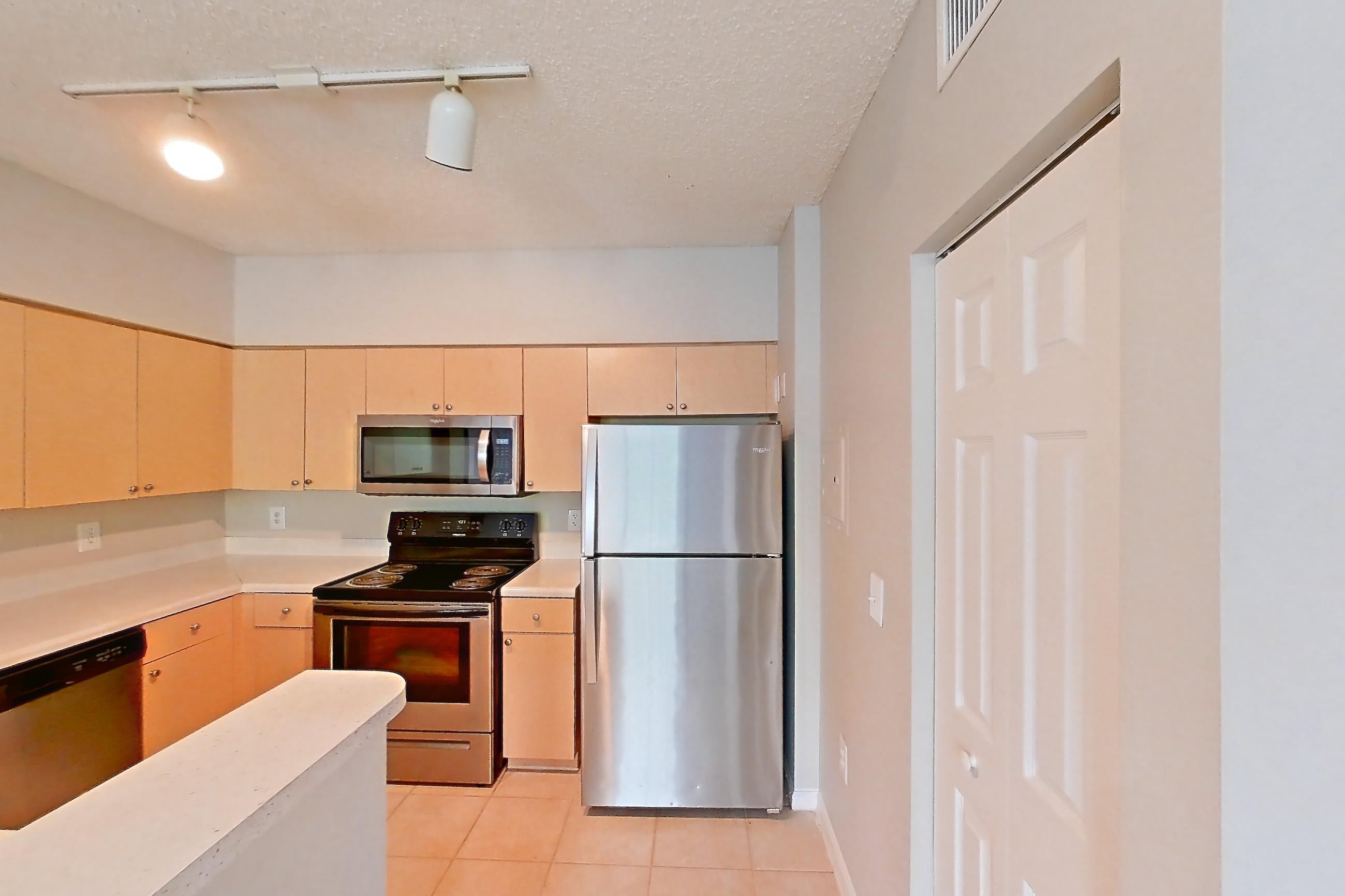 KITCHEN ENTRYWAY
