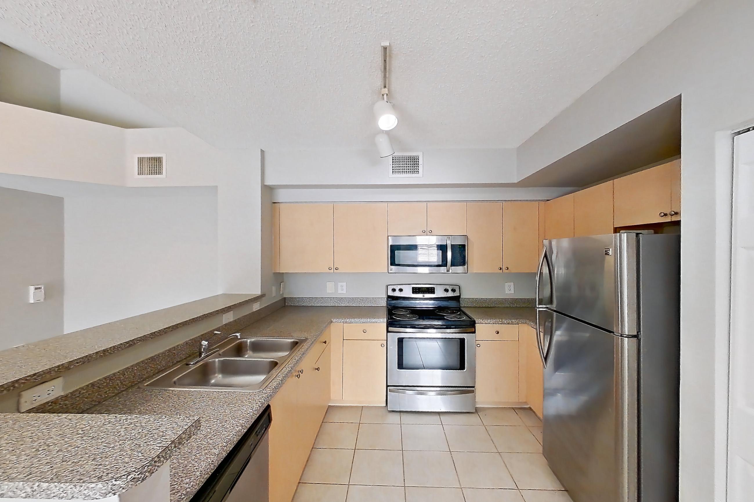 KITCHEN ENTRYWAY