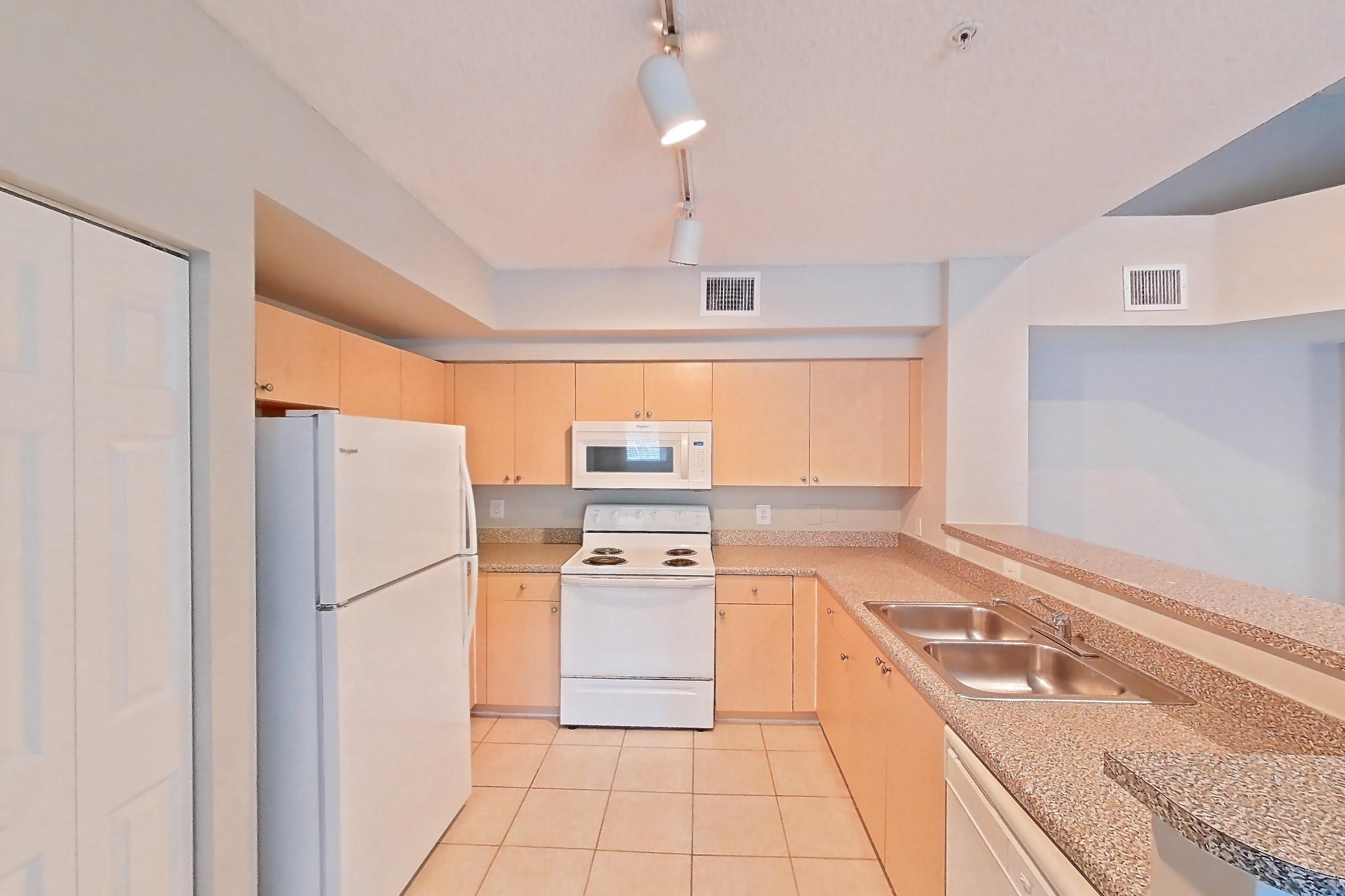 KITCHEN ENTRYWAY