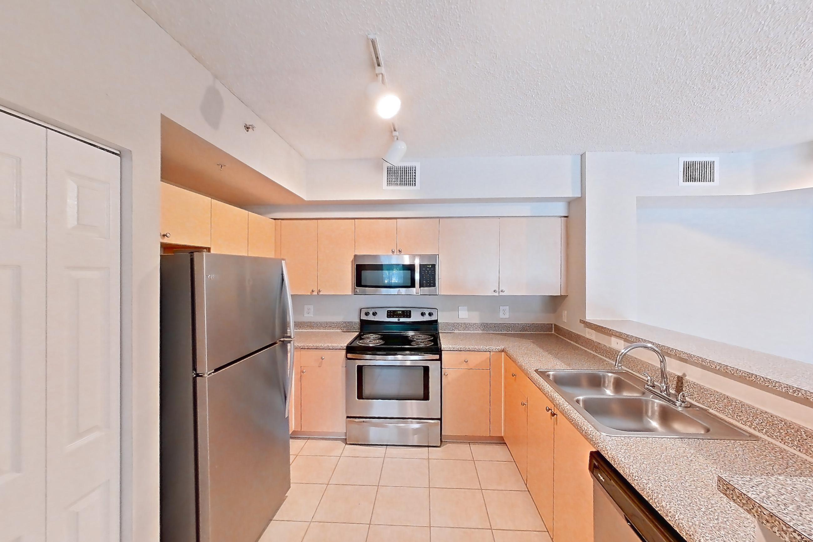 KITCHEN ENTRYWAY