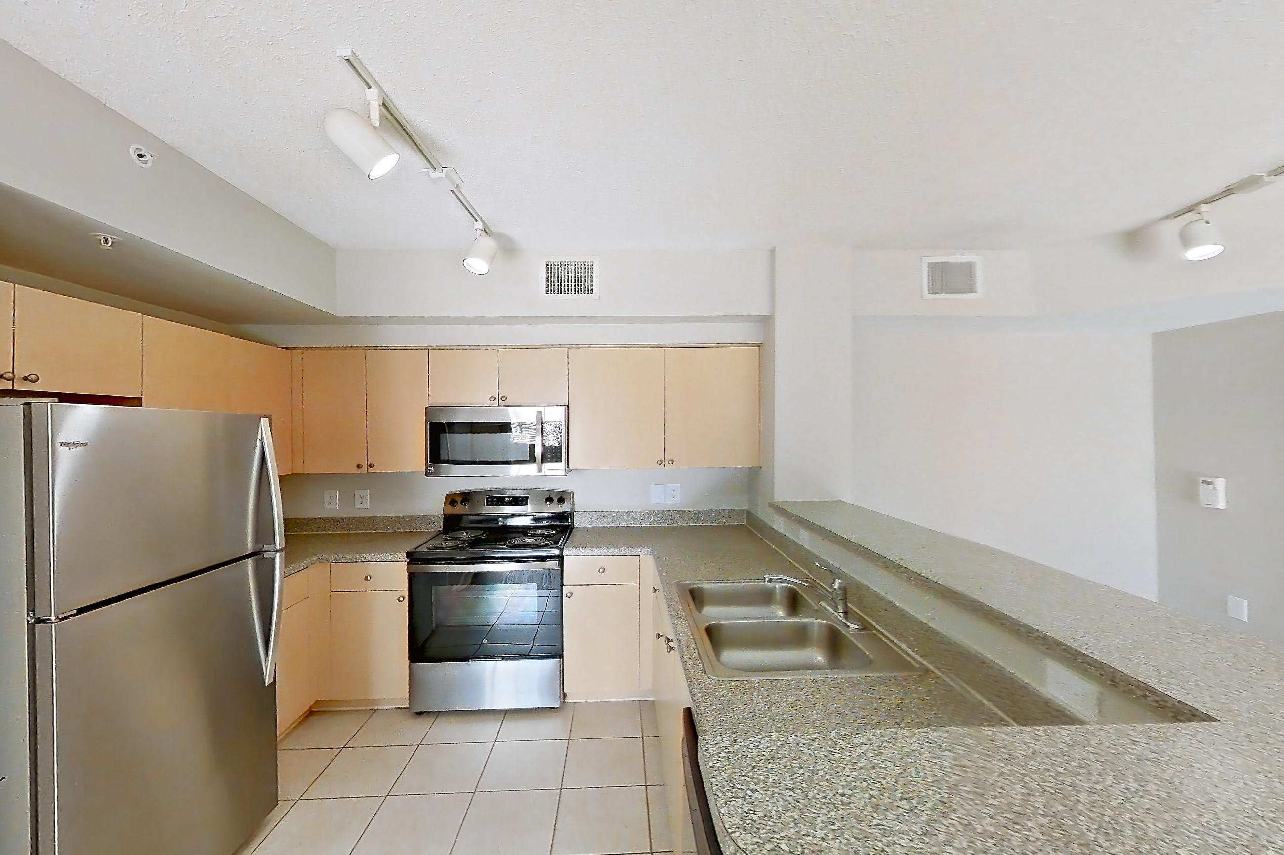 KITCHEN ENTRYWAY