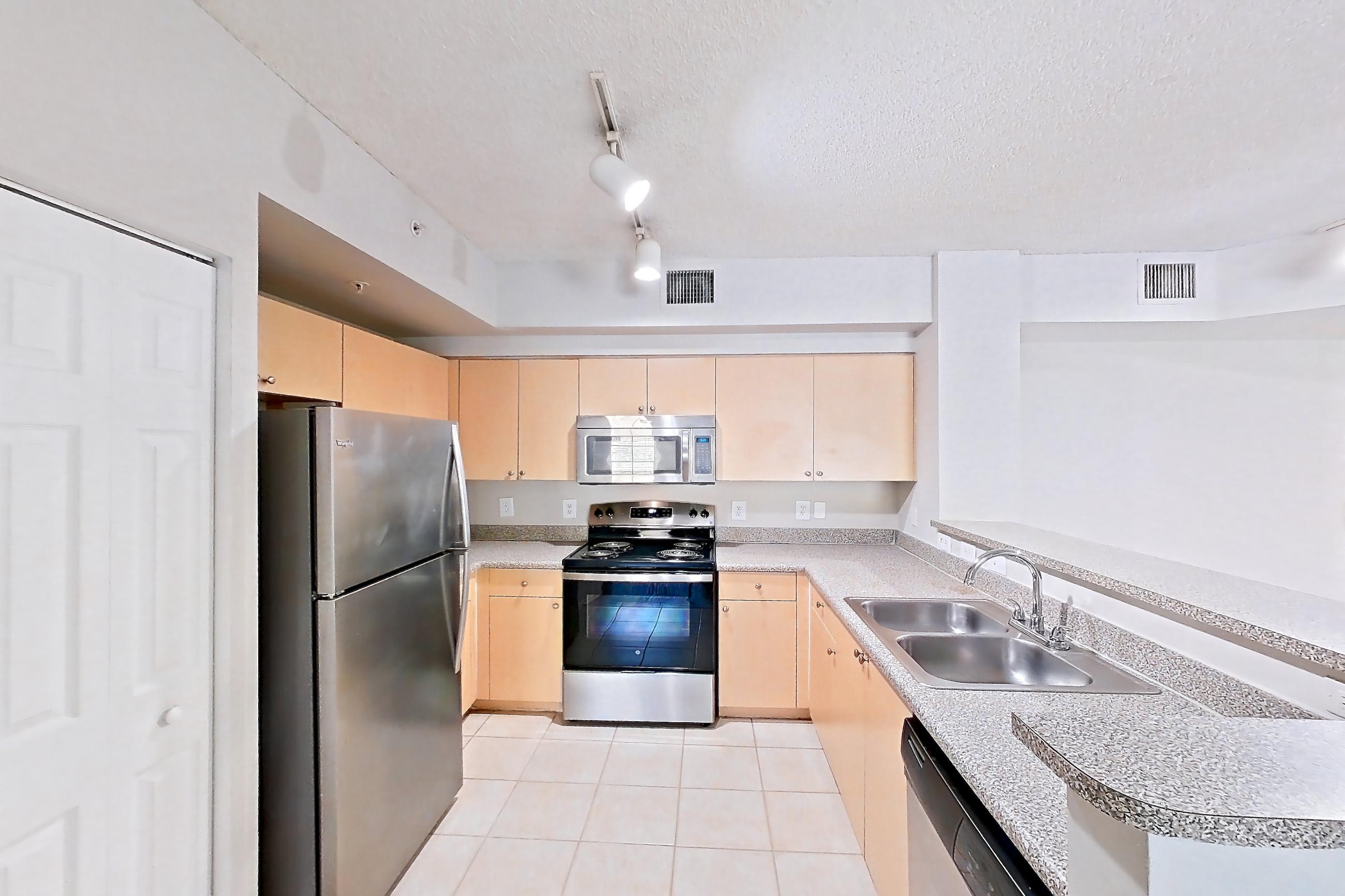 KITCHEN ENTRYWAY