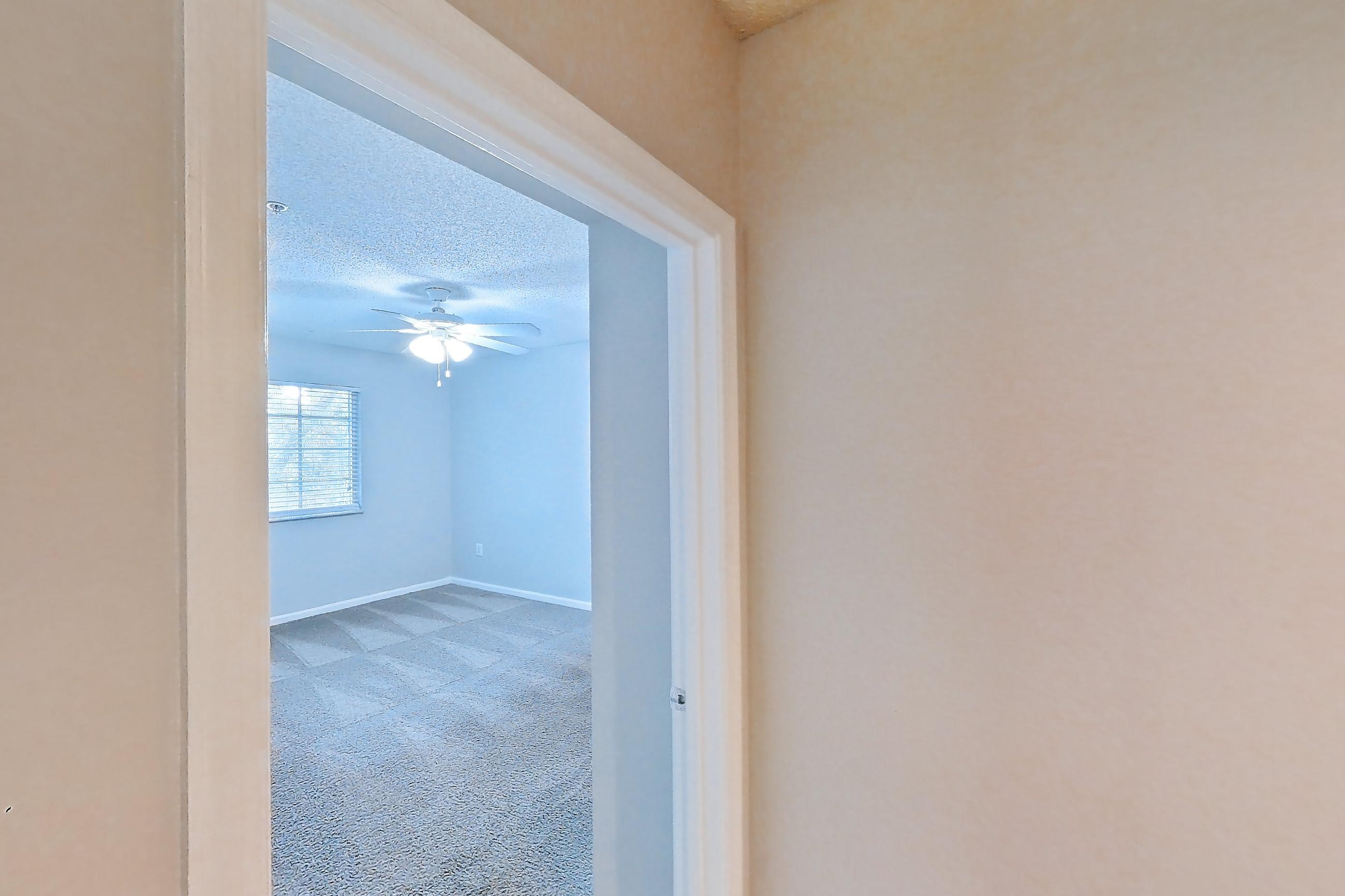 KITCHEN ENTRYWAY