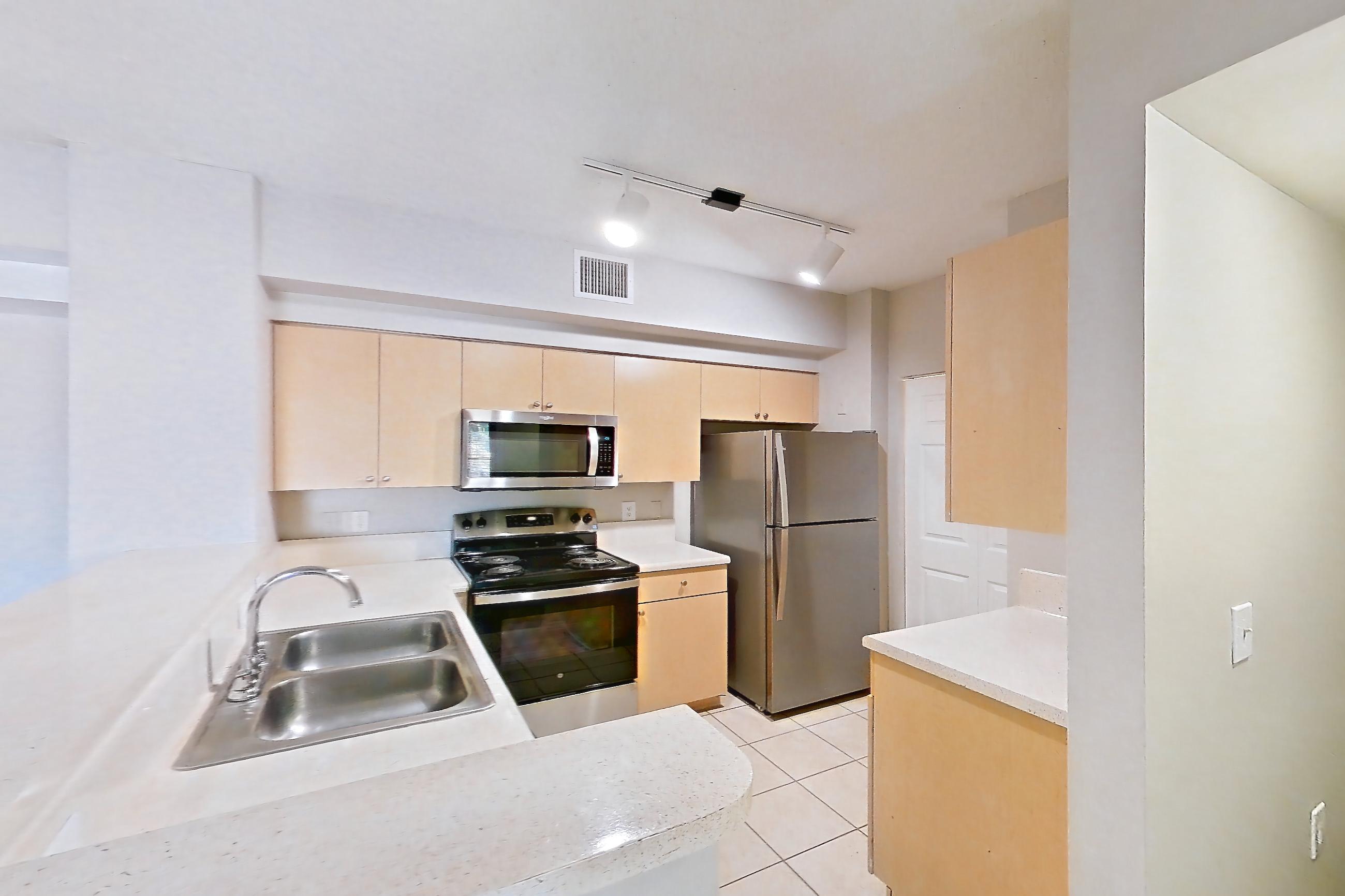 KITCHEN ENTRYWAY