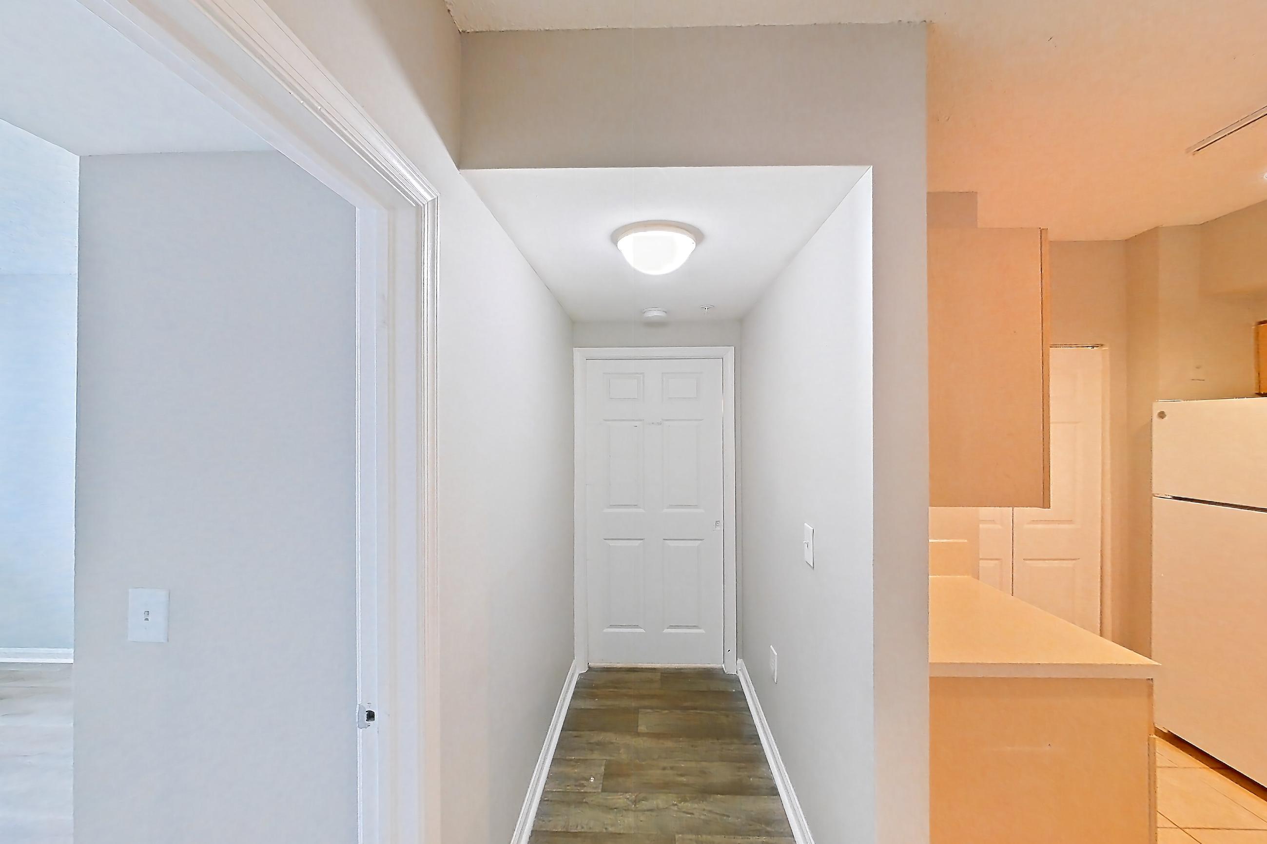 KITCHEN ENTRYWAY