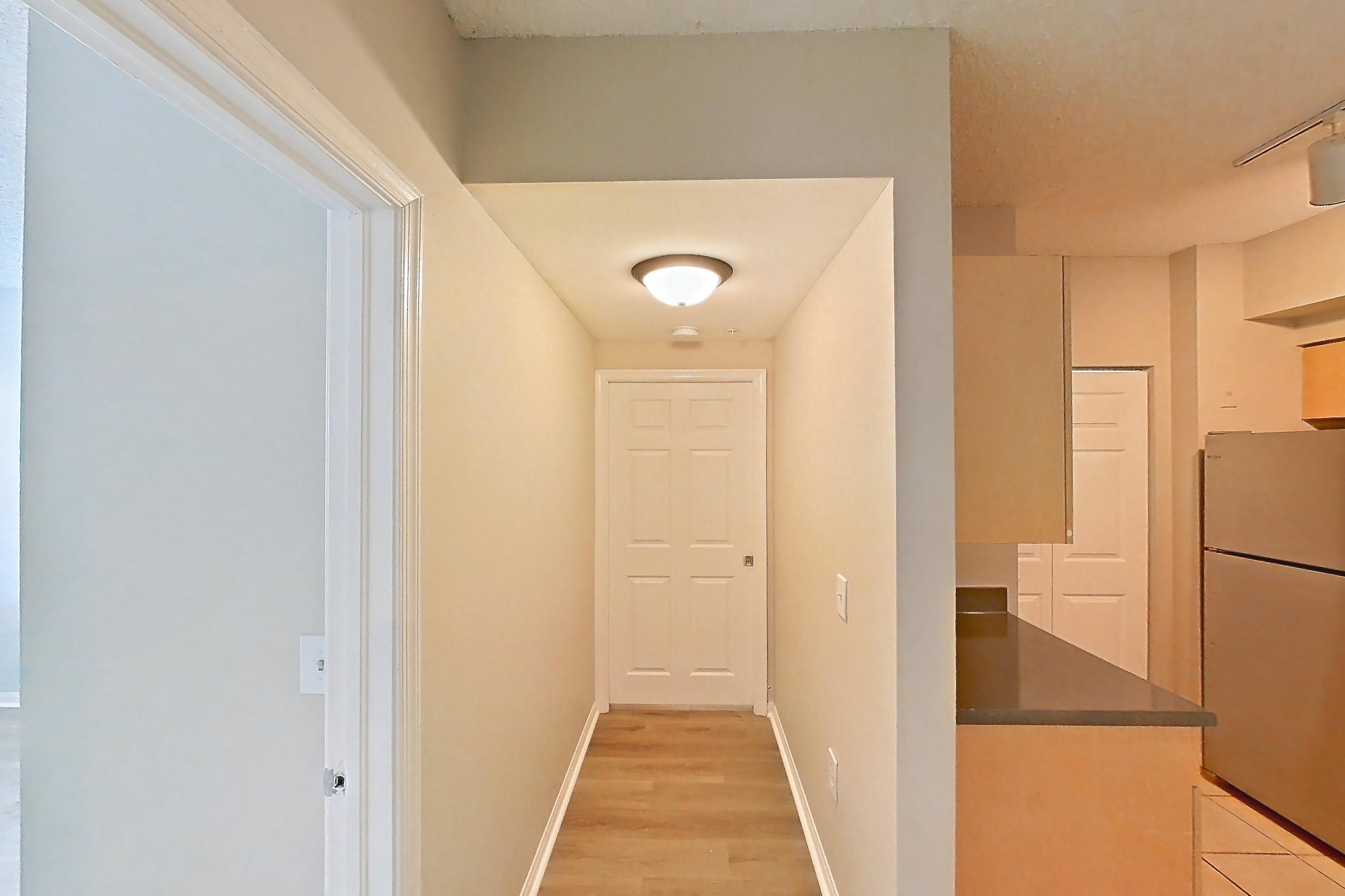 KITCHEN ENTRYWAY