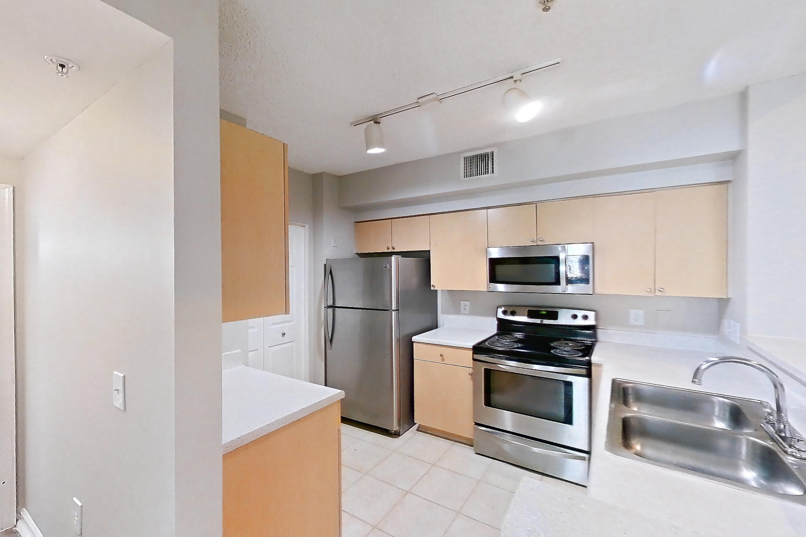 KITCHEN ENTRYWAY