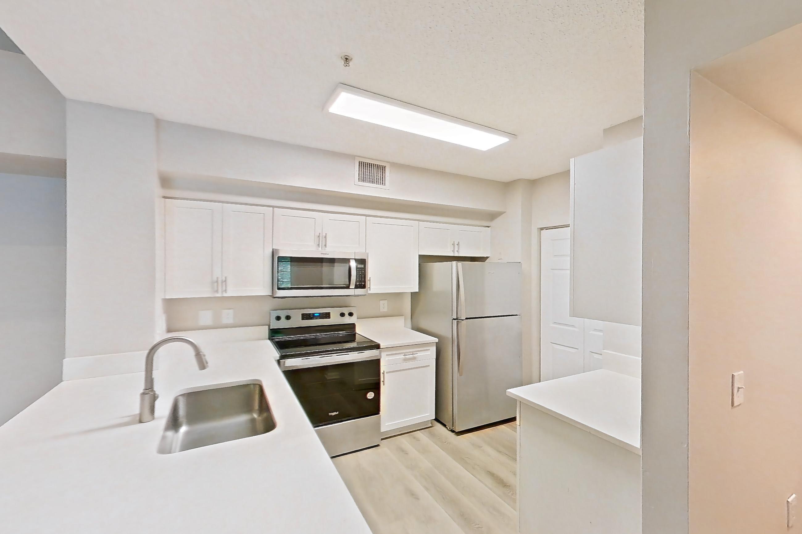 KITCHEN ENTRYWAY