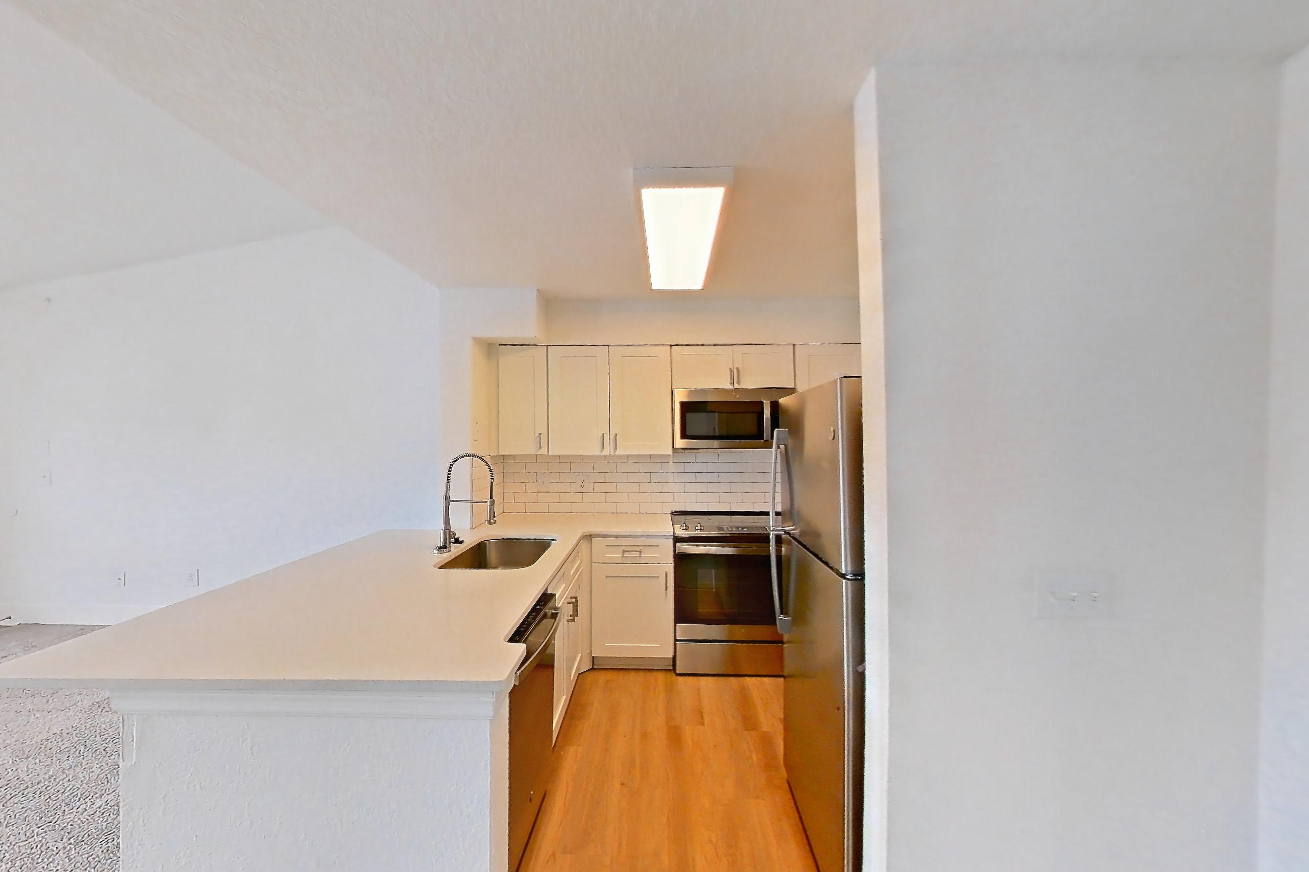 Dining room in a 1B floor plan apartment, representative of Apartment 10-0916 at Brookwood Club