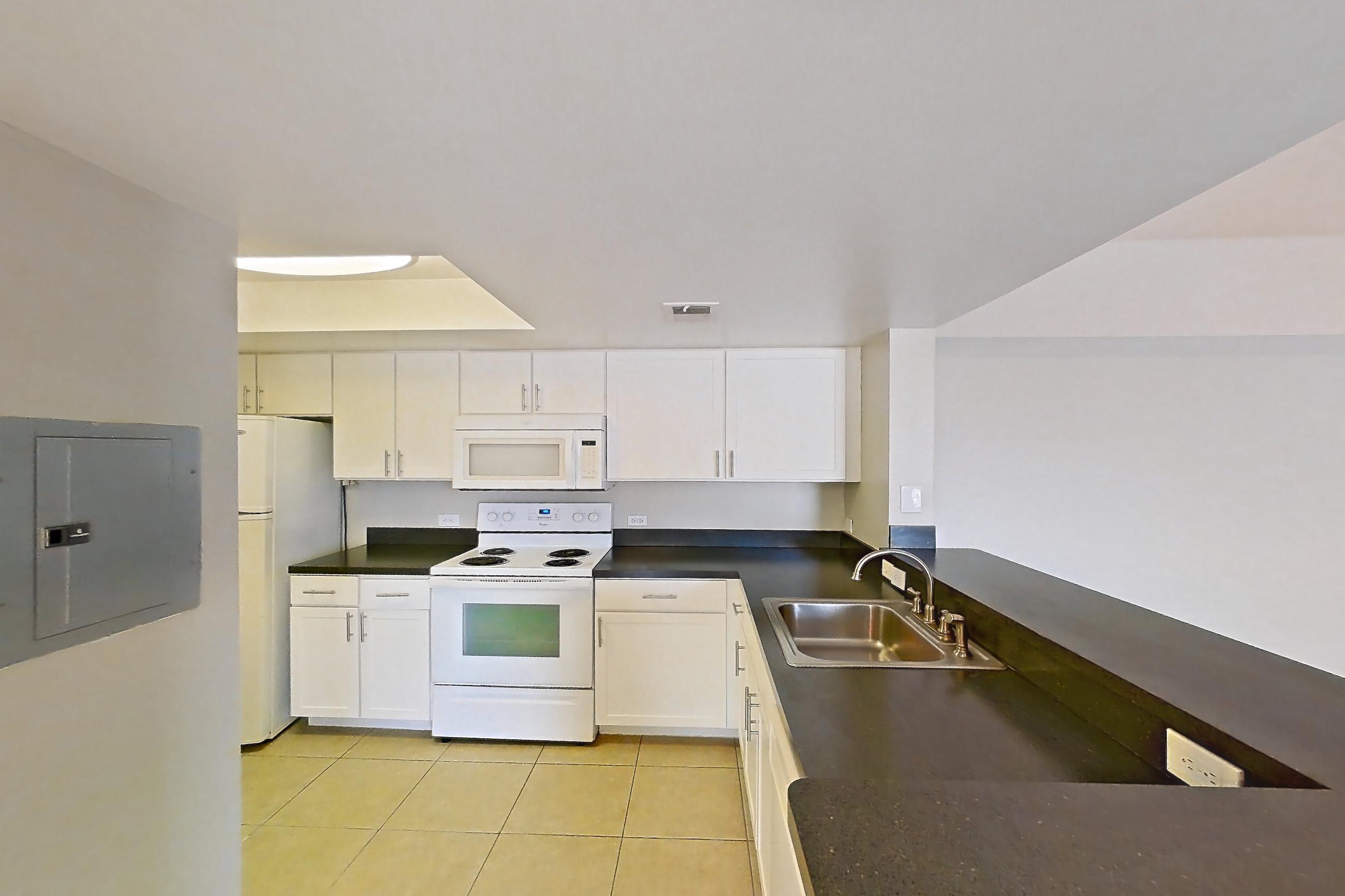 KITCHEN ENTRYWAY