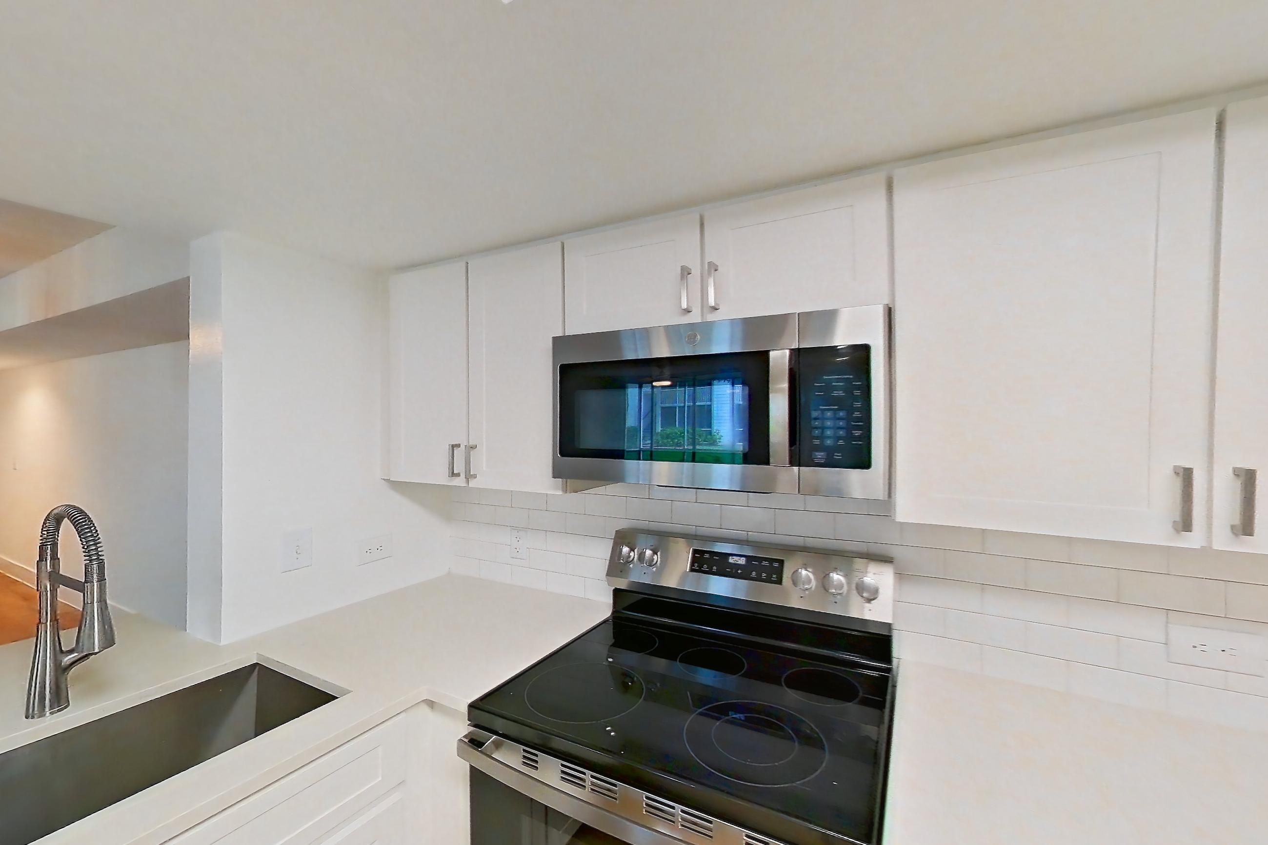 Kitchen in Apartment 06-12078 at Sabal Pointe, 2A floor plan