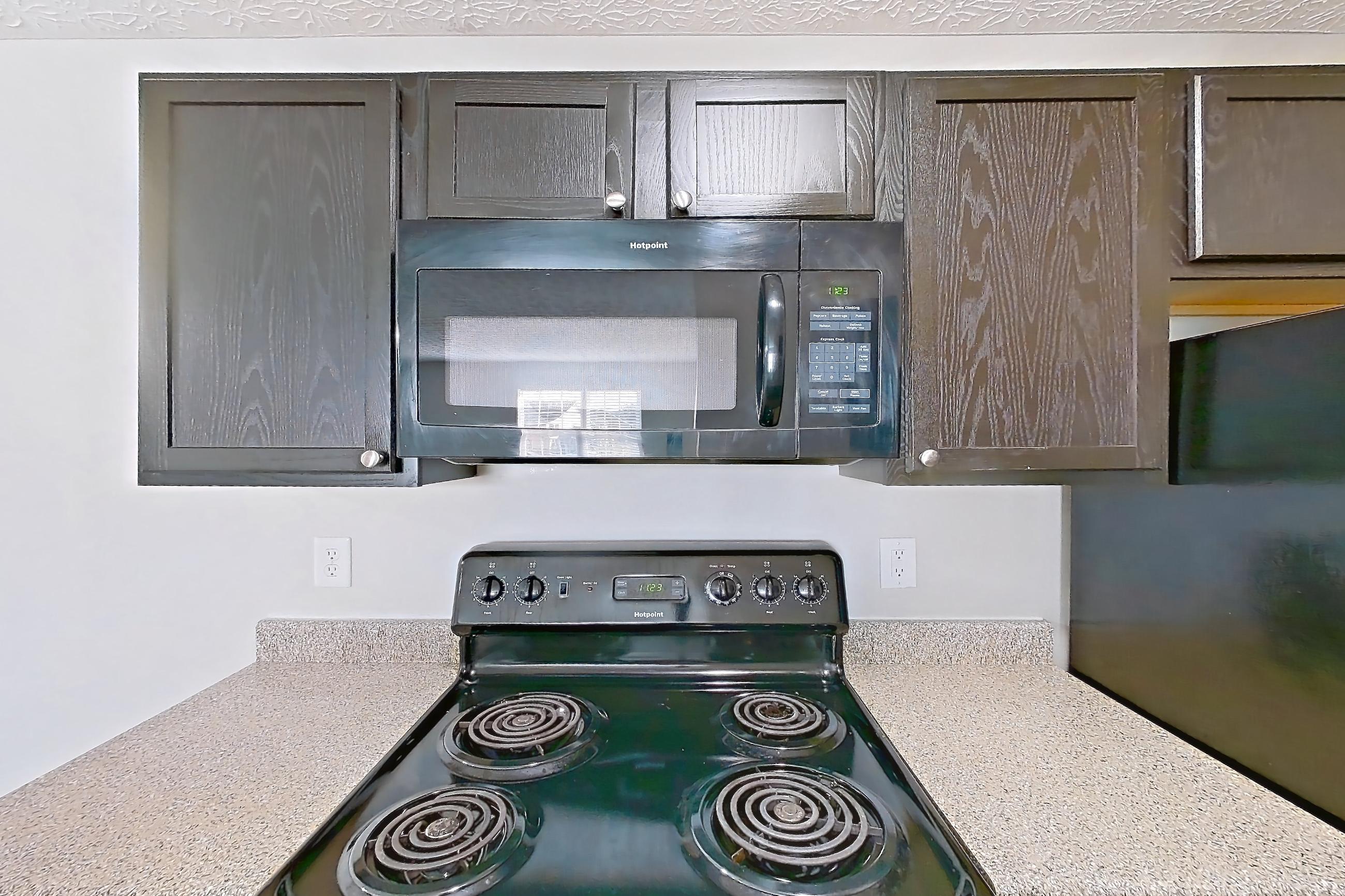 Kitchen in Apartment 3846ecw at The Gardens Columbus, 1D floor plan