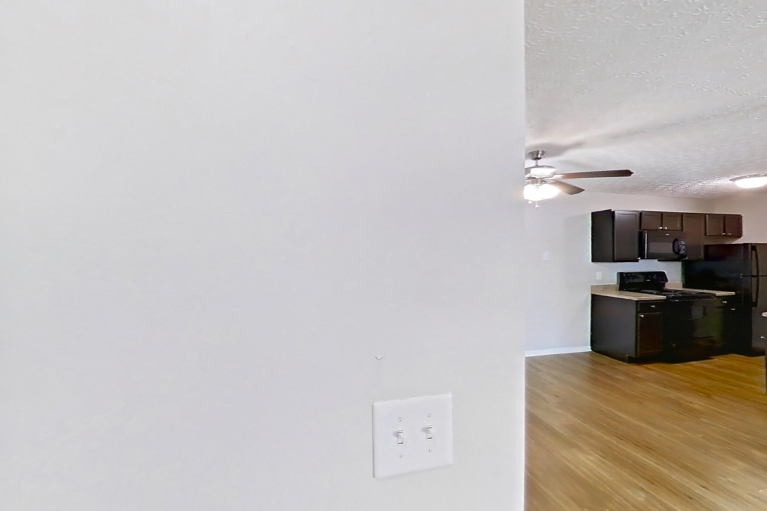 Living space in Apartment 3846ecw at The Gardens Columbus, 1D floor plan