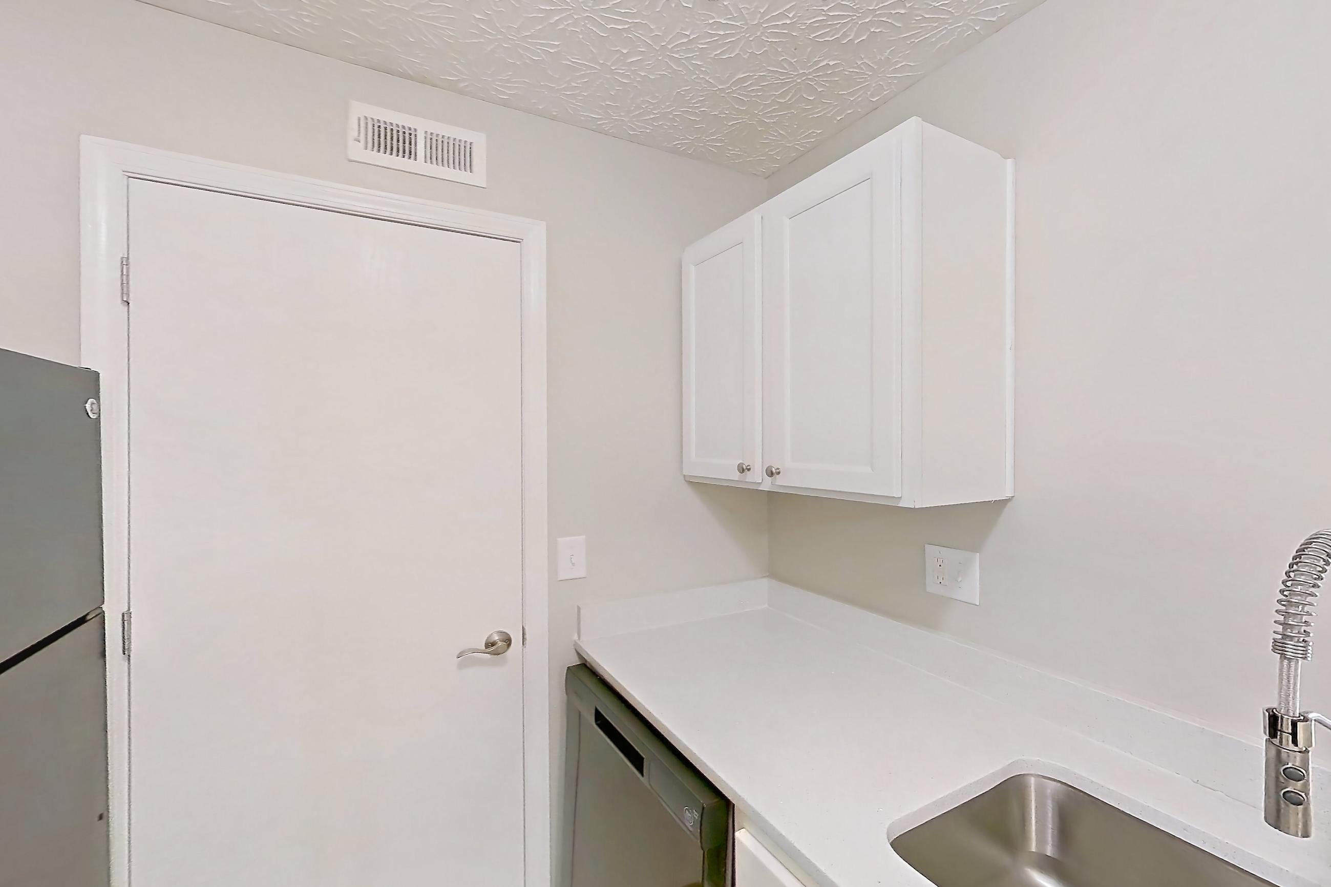 Kitchen, Apartment 2736CLD at The Gardens Columbus