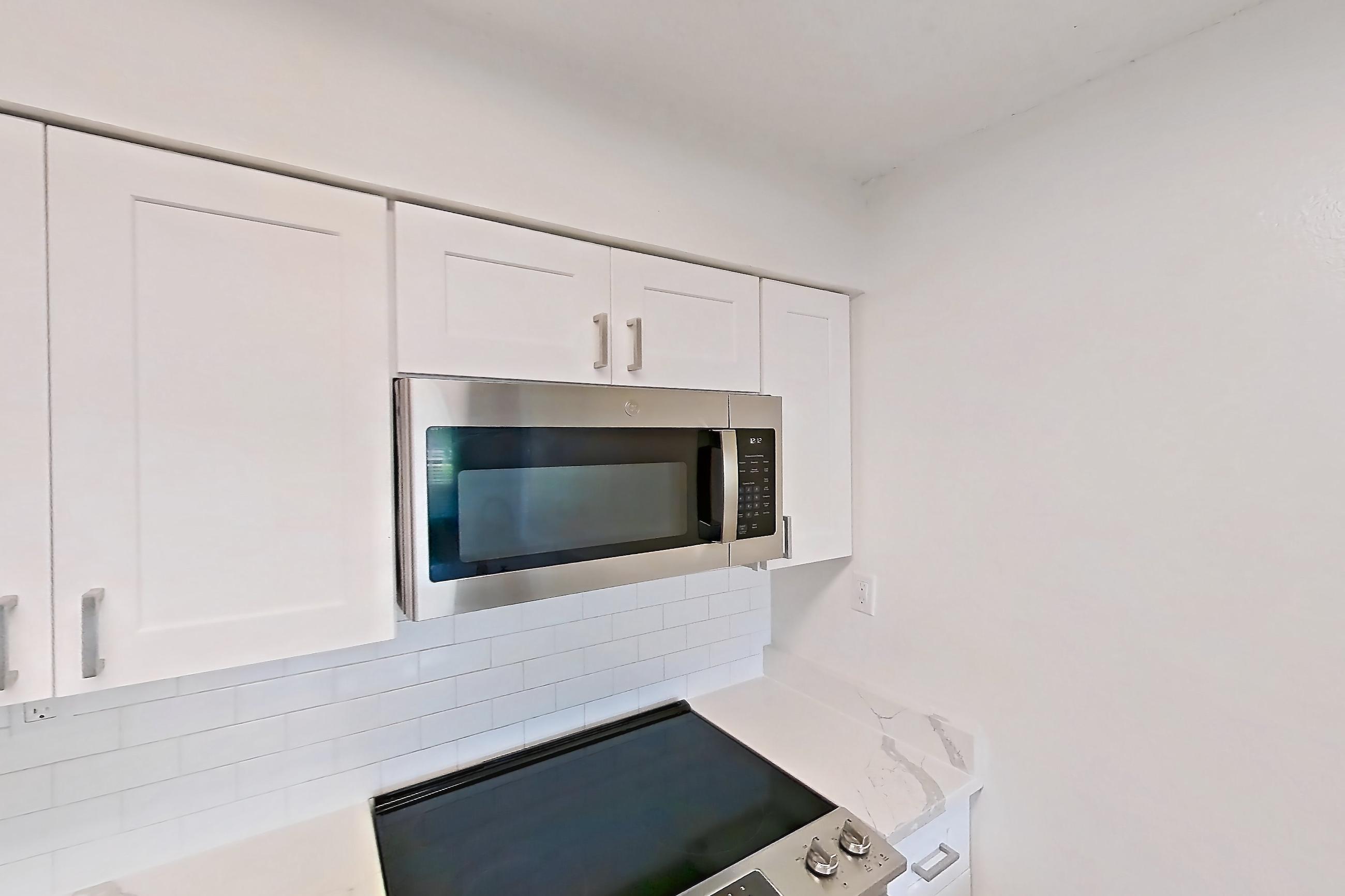 Kitchen, Apartment 116 at South Pointe