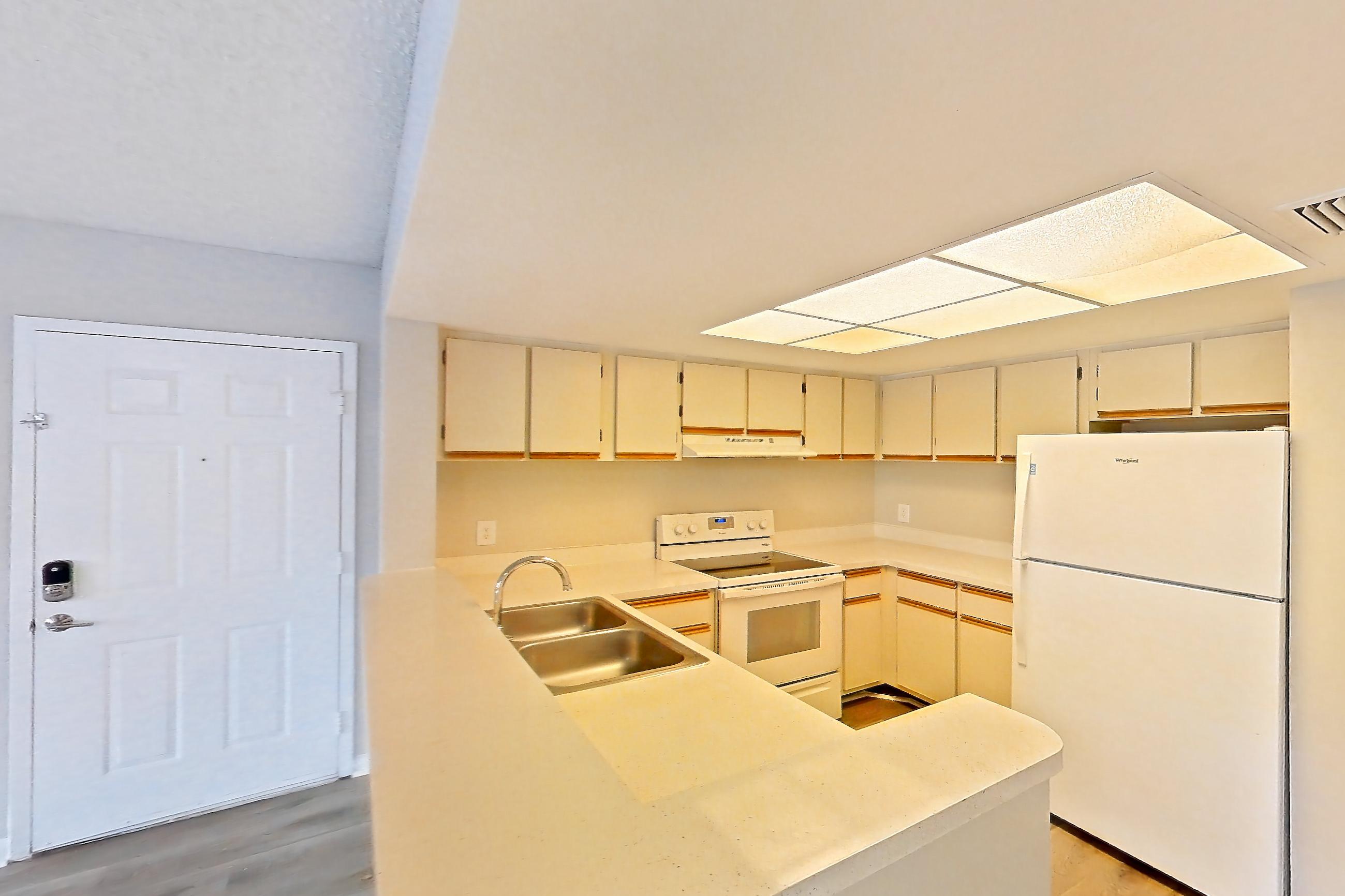 KITCHEN ENTRYWAY