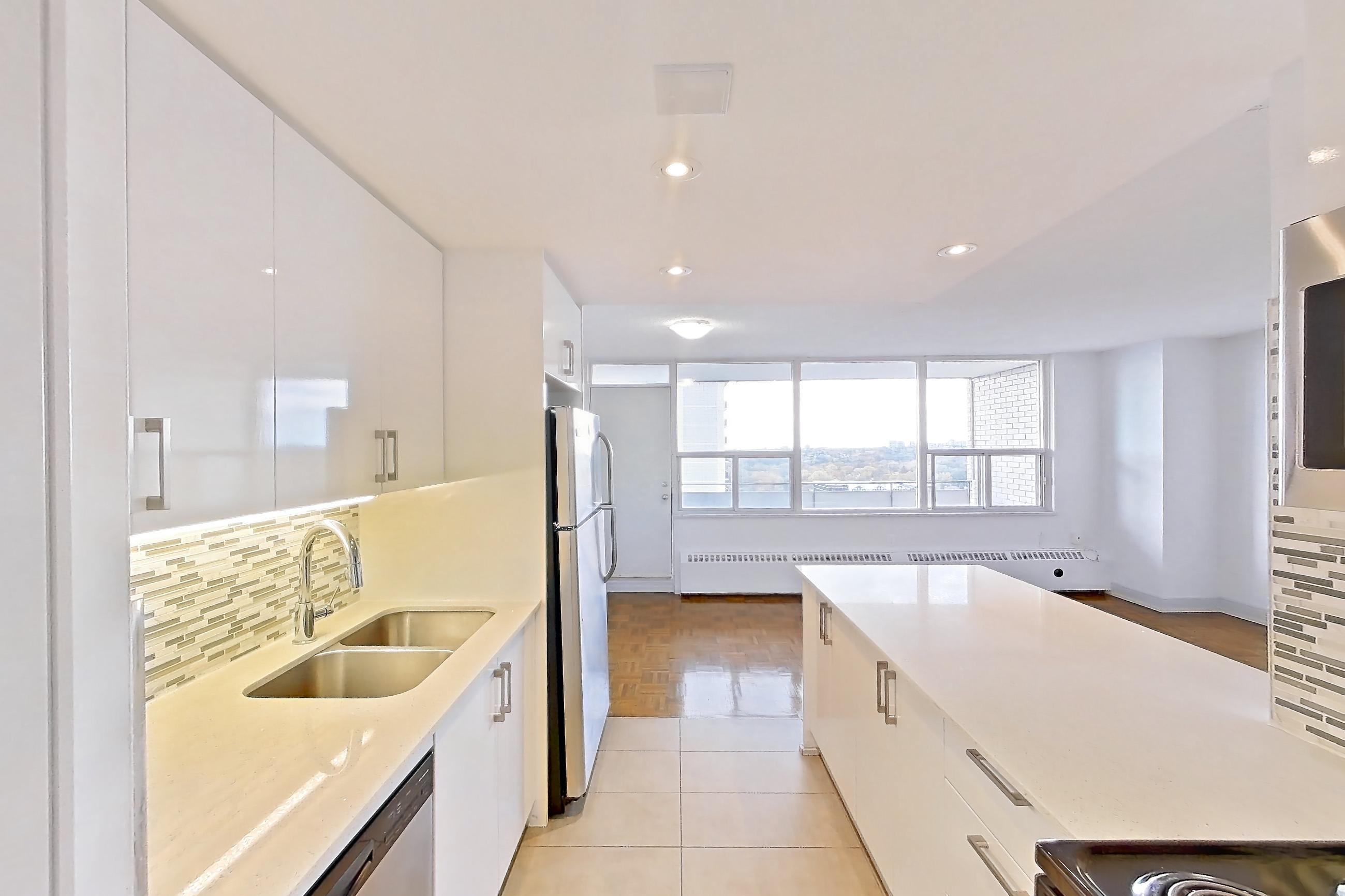 Kitchen in Apartment 1918 at 77 Davisville, 2F floor plan