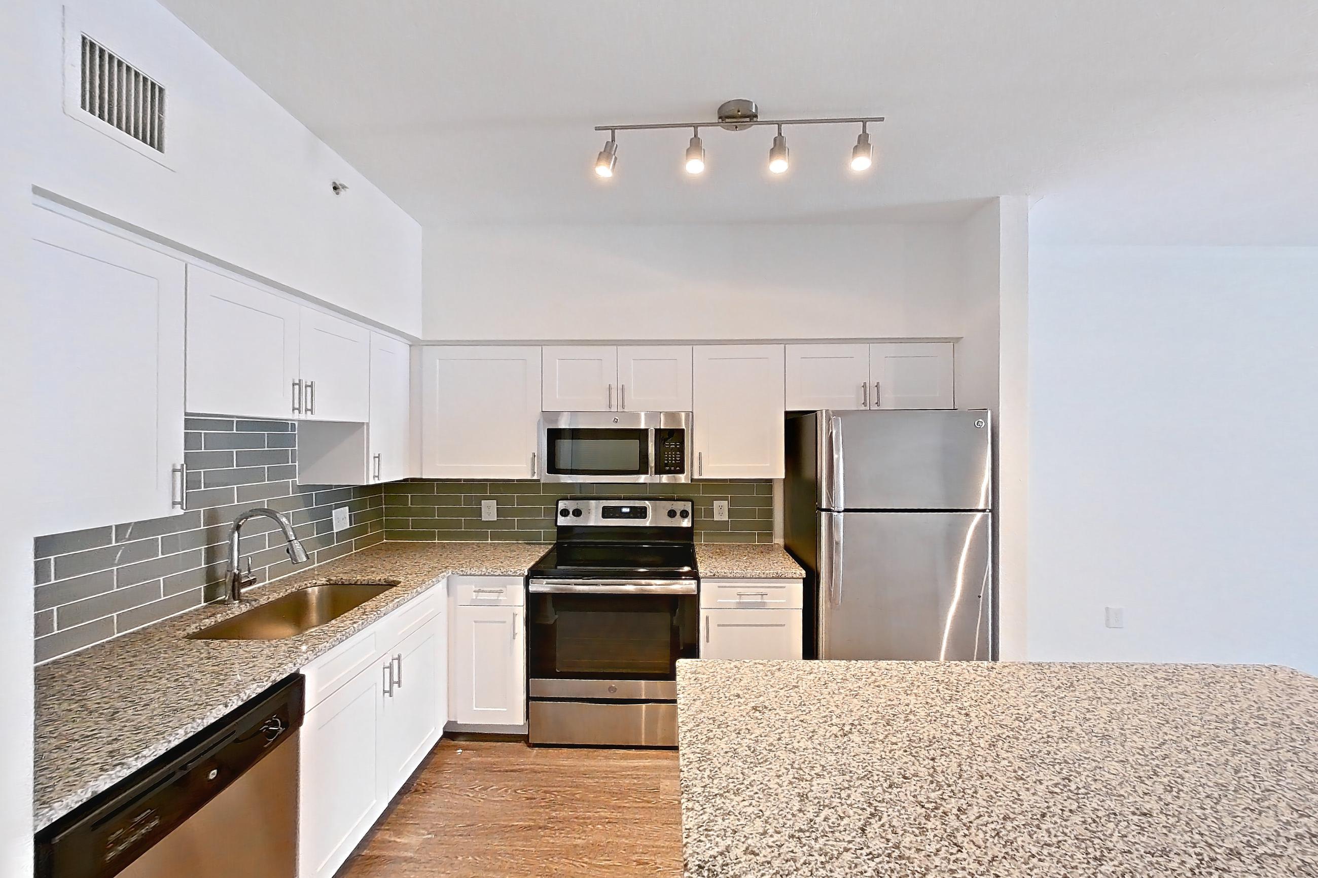 KITCHEN ENTRYWAY