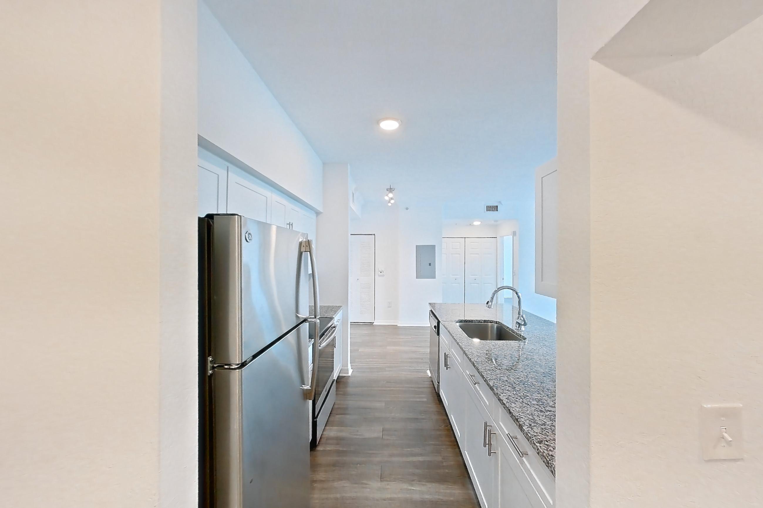 KITCHEN ENTRYWAY