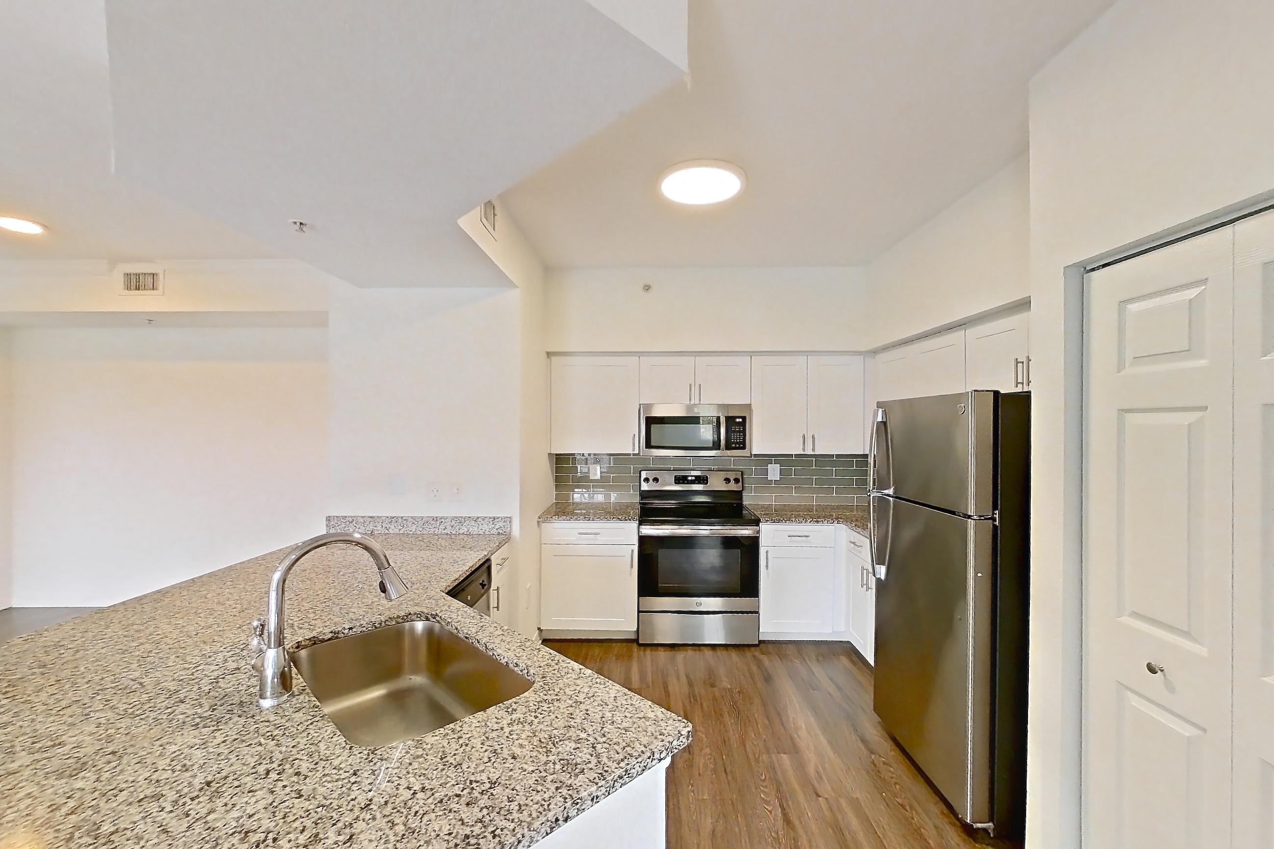 KITCHEN ENTRYWAY