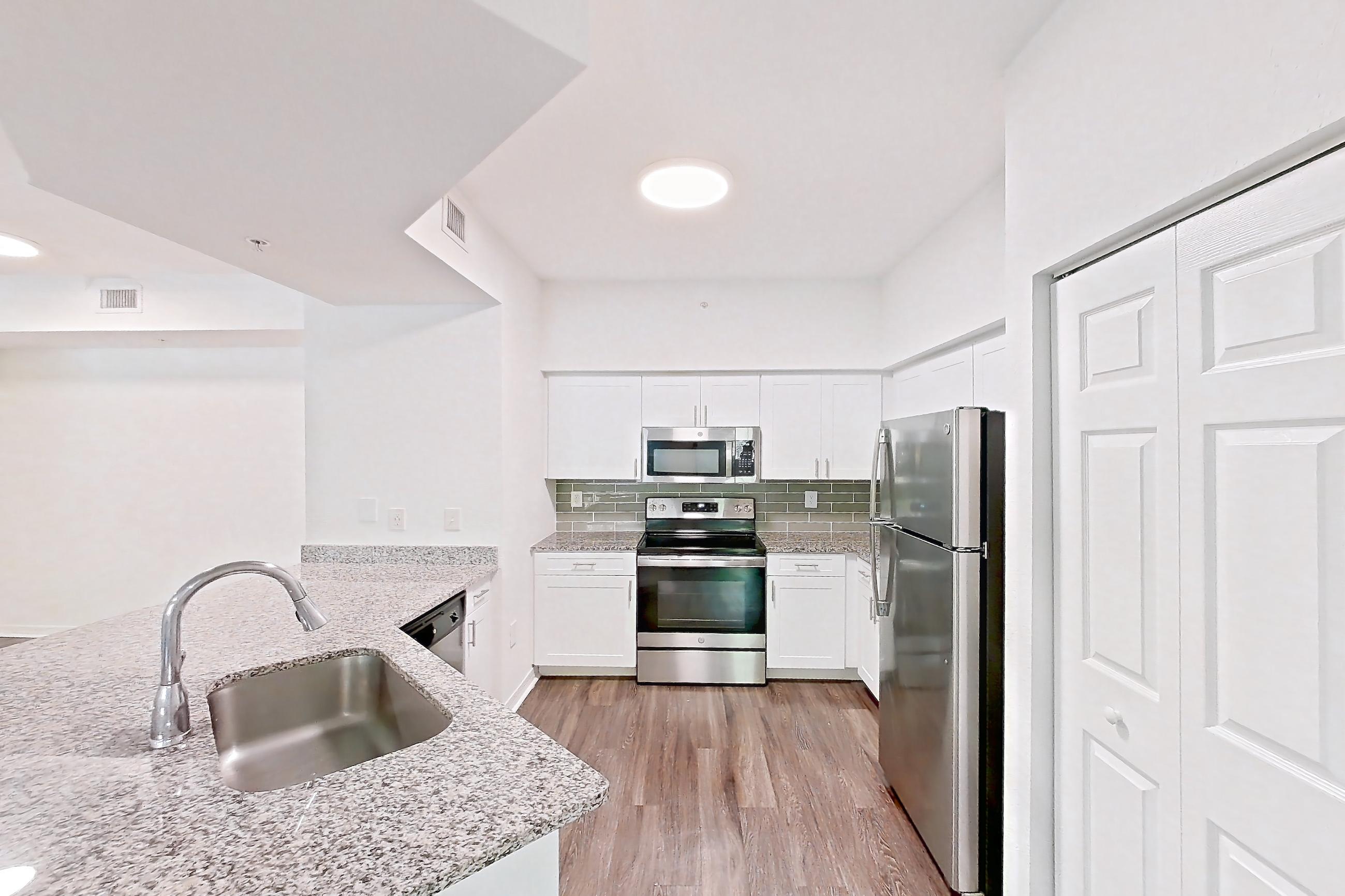 KITCHEN ENTRYWAY