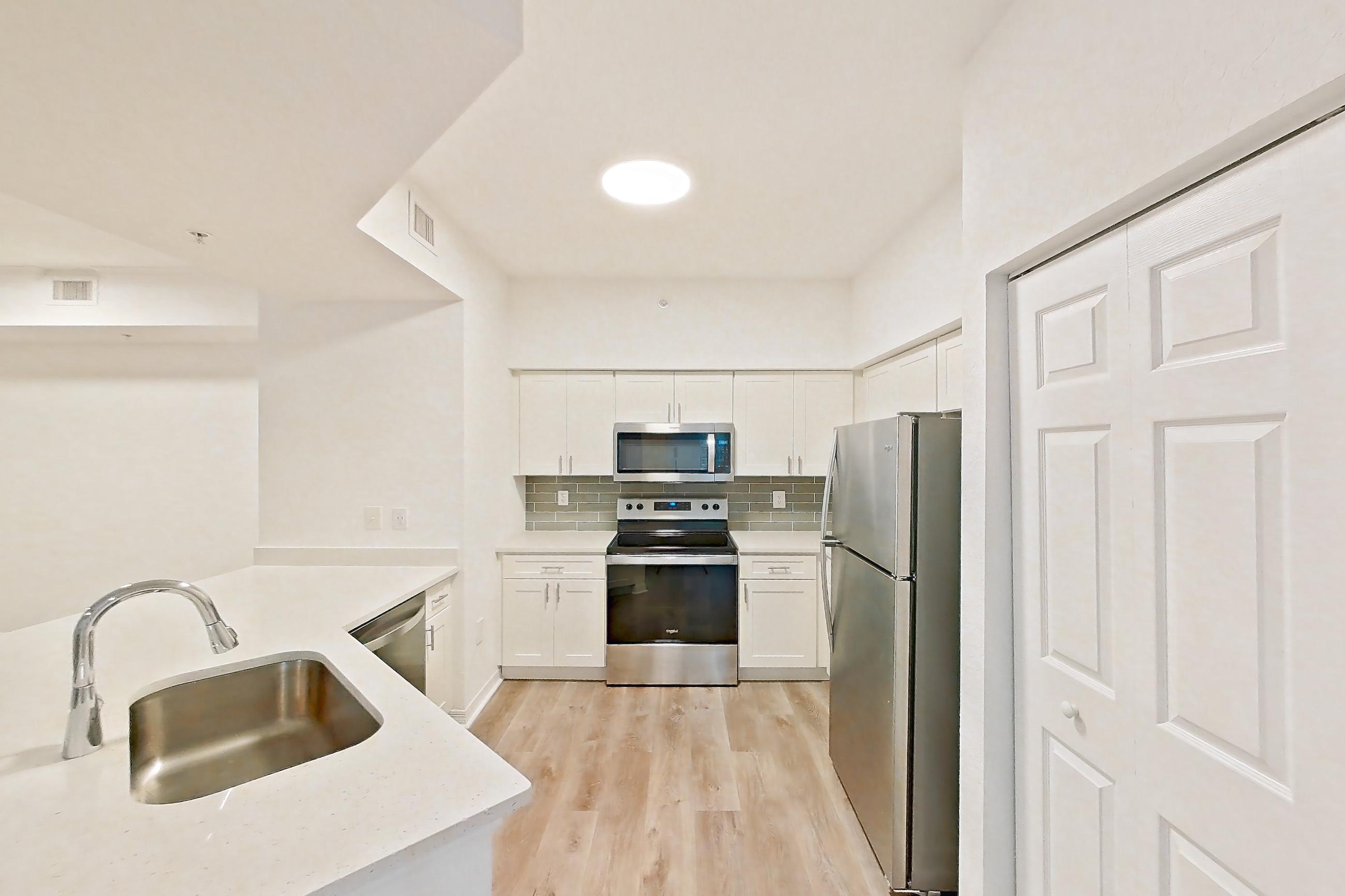 KITCHEN ENTRYWAY