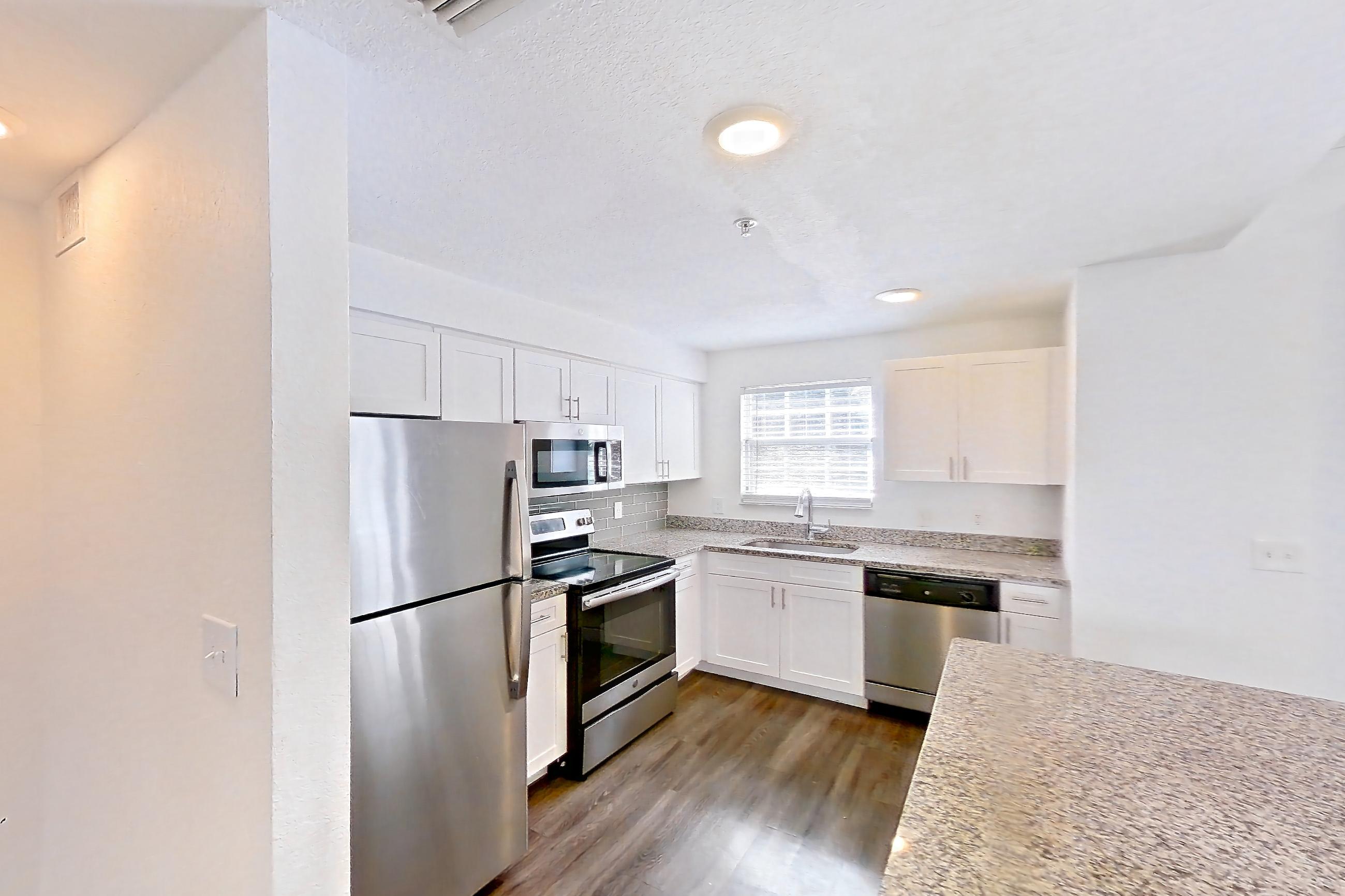 KITCHEN ENTRYWAY