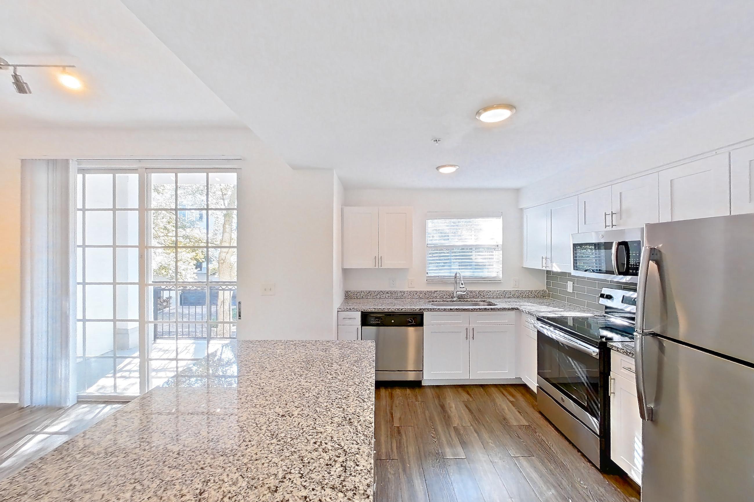 KITCHEN ENTRYWAY