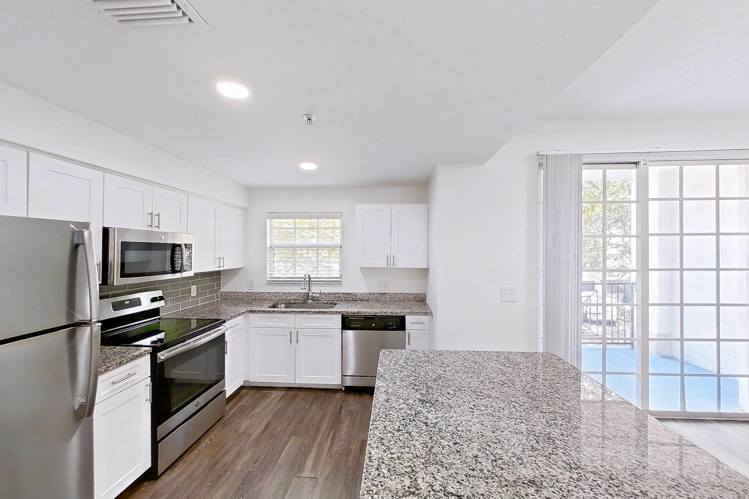 KITCHEN ENTRYWAY