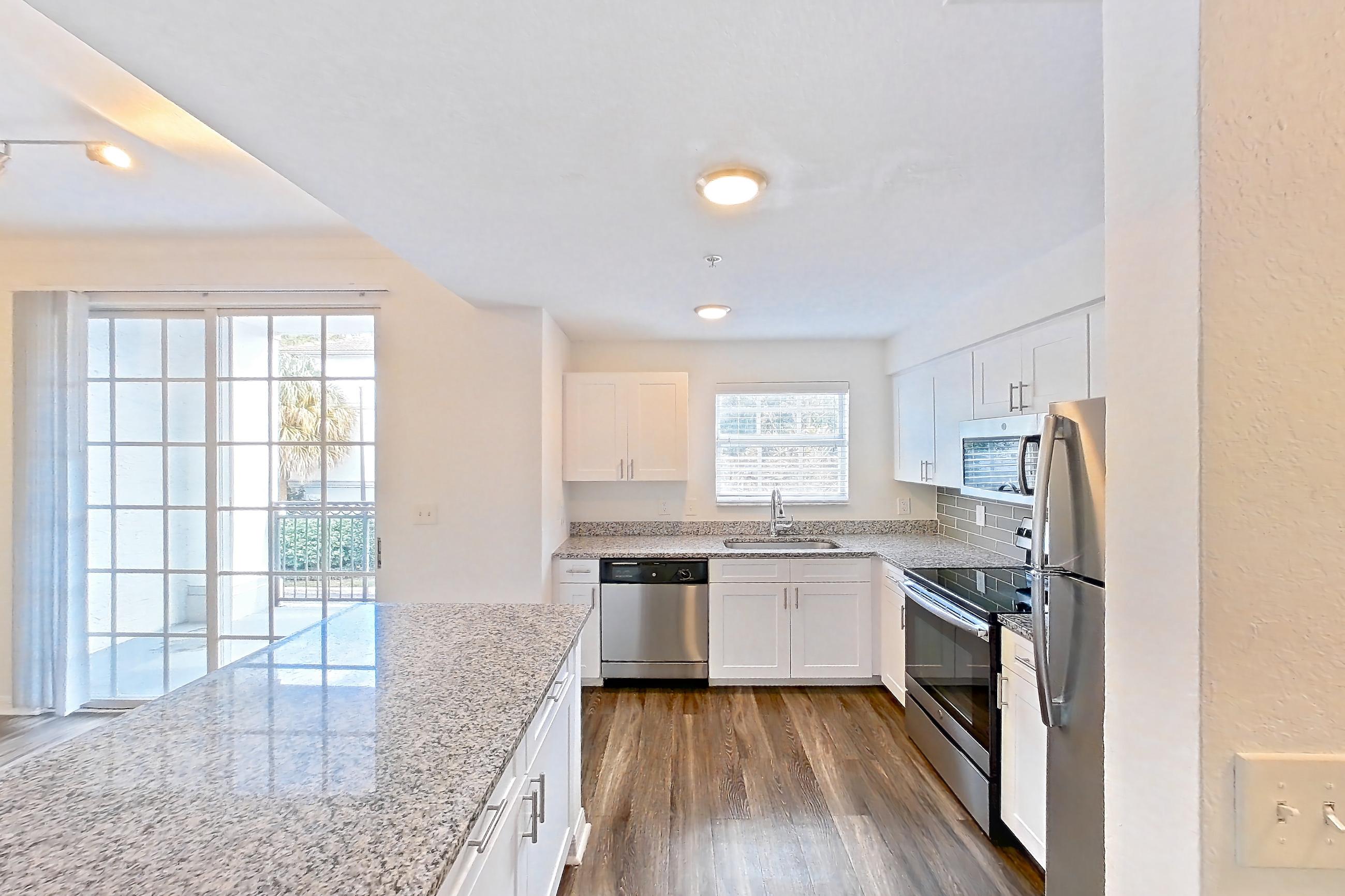 KITCHEN ENTRYWAY