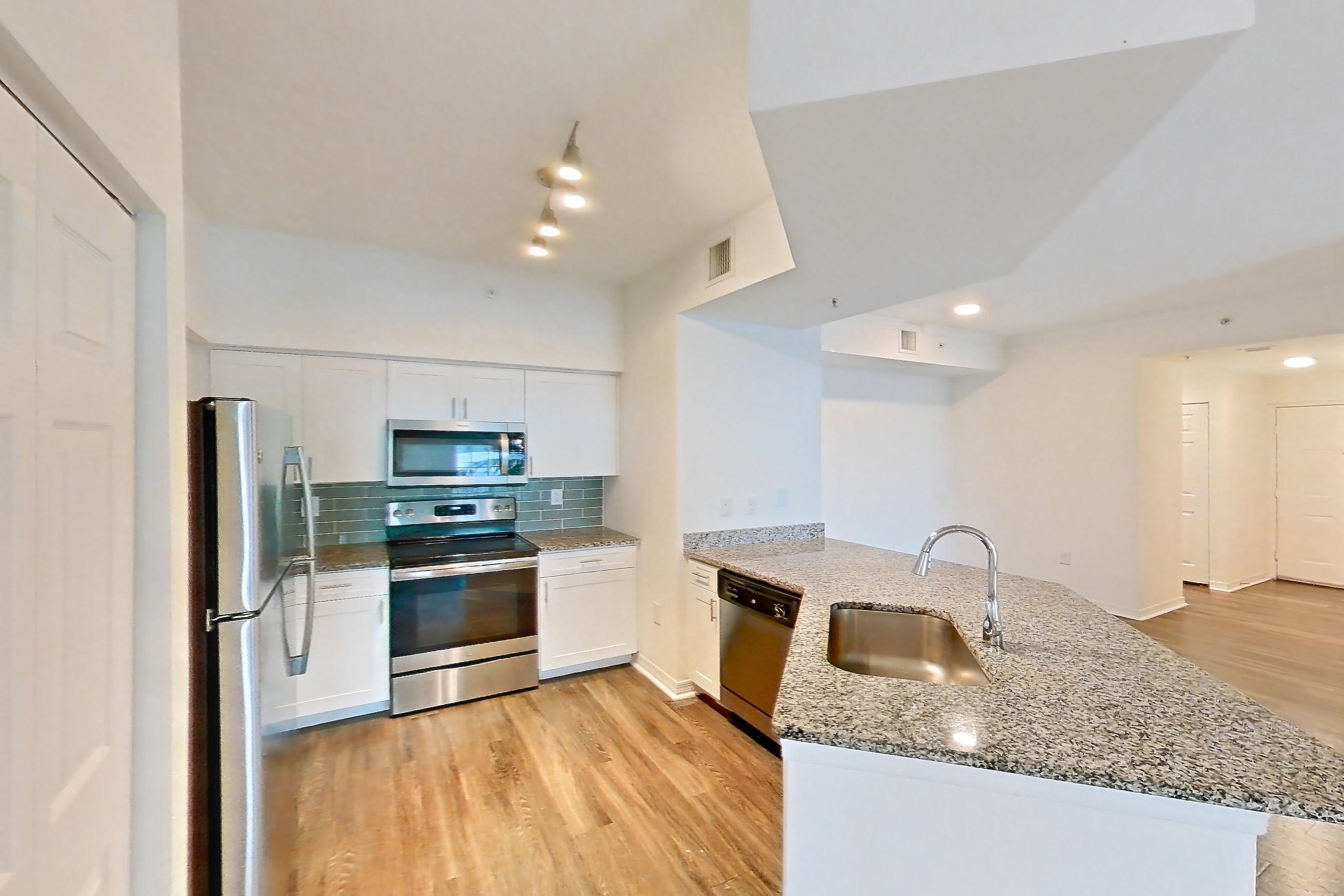 KITCHEN ENTRYWAY
