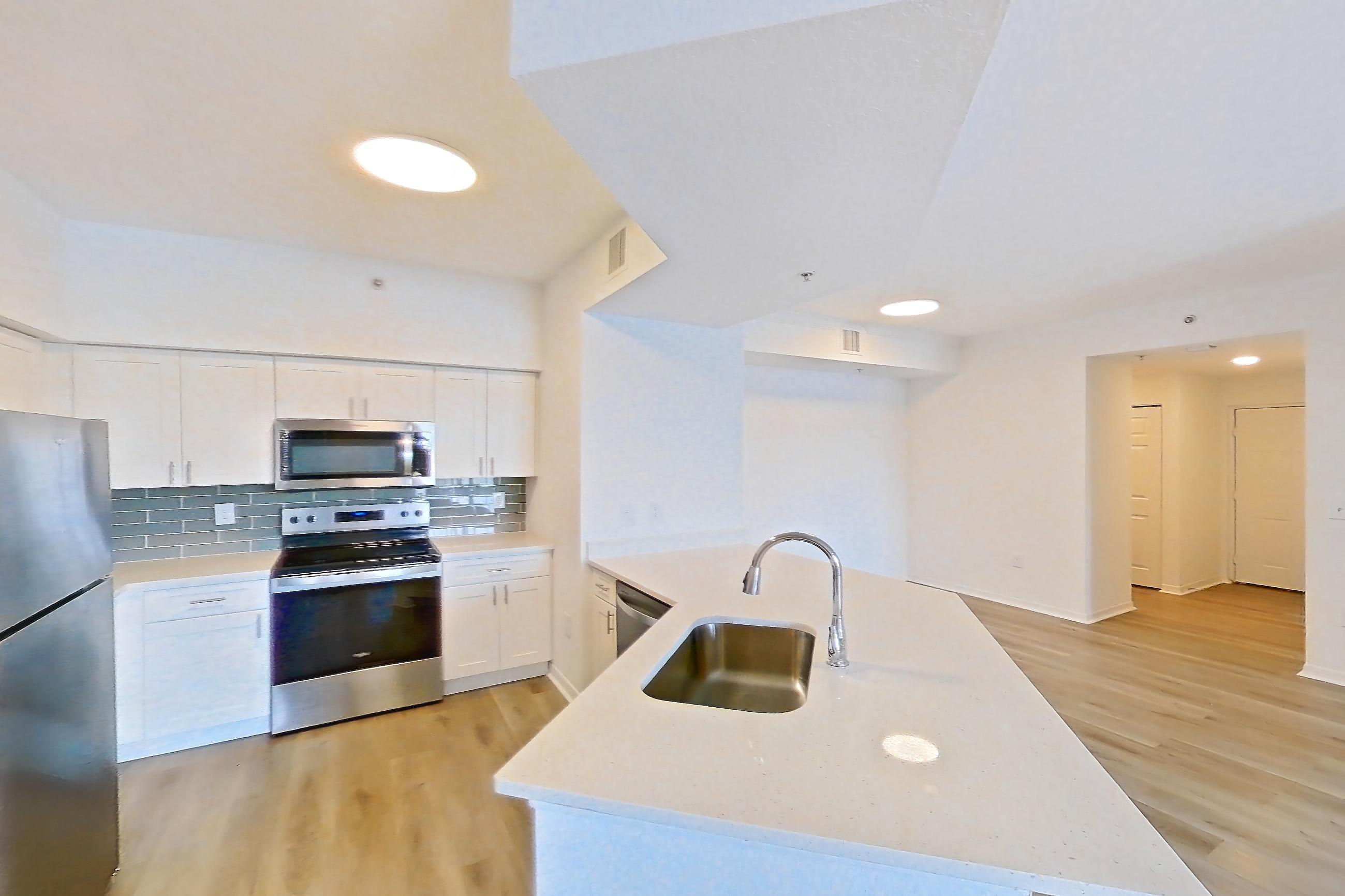 KITCHEN ENTRYWAY