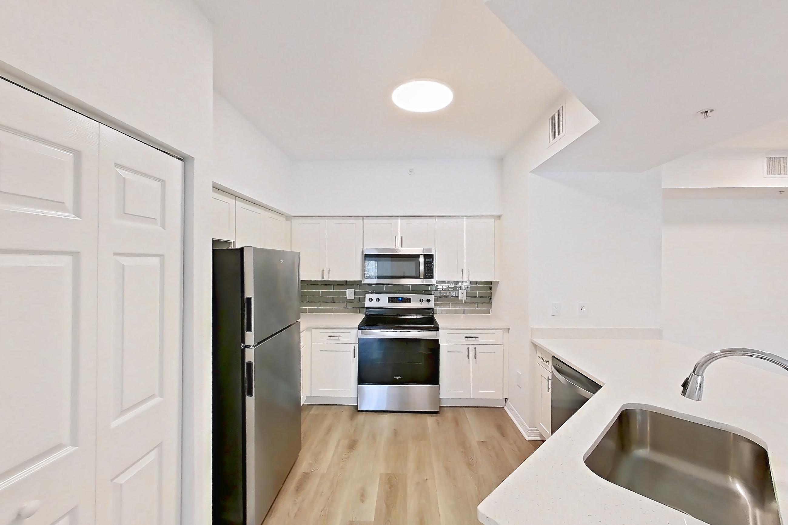 KITCHEN ENTRYWAY