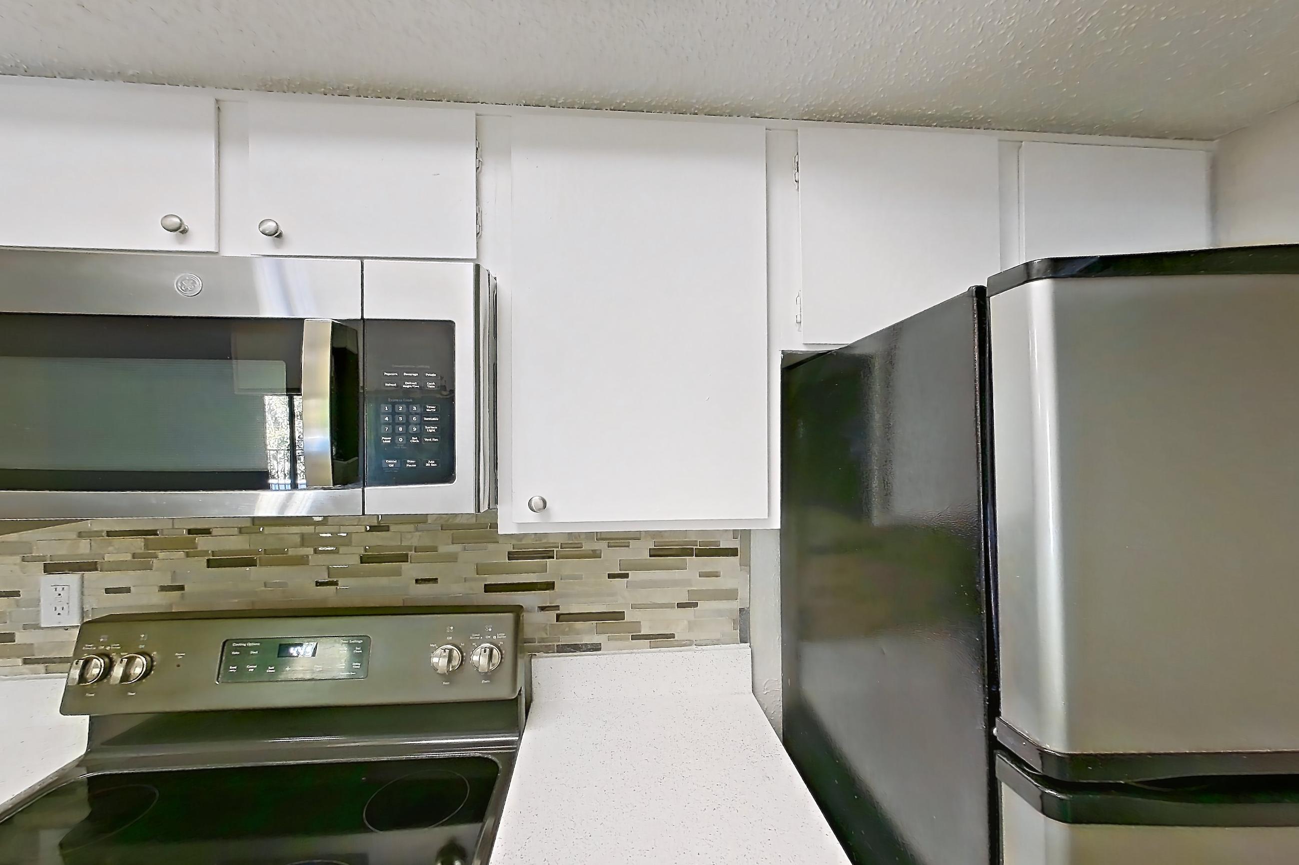 Kitchen in Apartment 2159 at Enclave at Prestonwood, B2 Traditional floor plan
